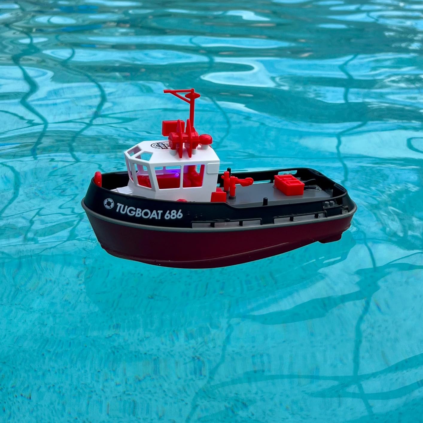 RC Boat, 1/72 RC Tugboat for Pools and Lakes, 2.4Ghz High-Speed Remote Control Boat with LED Lights and Low Battery Alarm for Teen and Adults customer photo 1