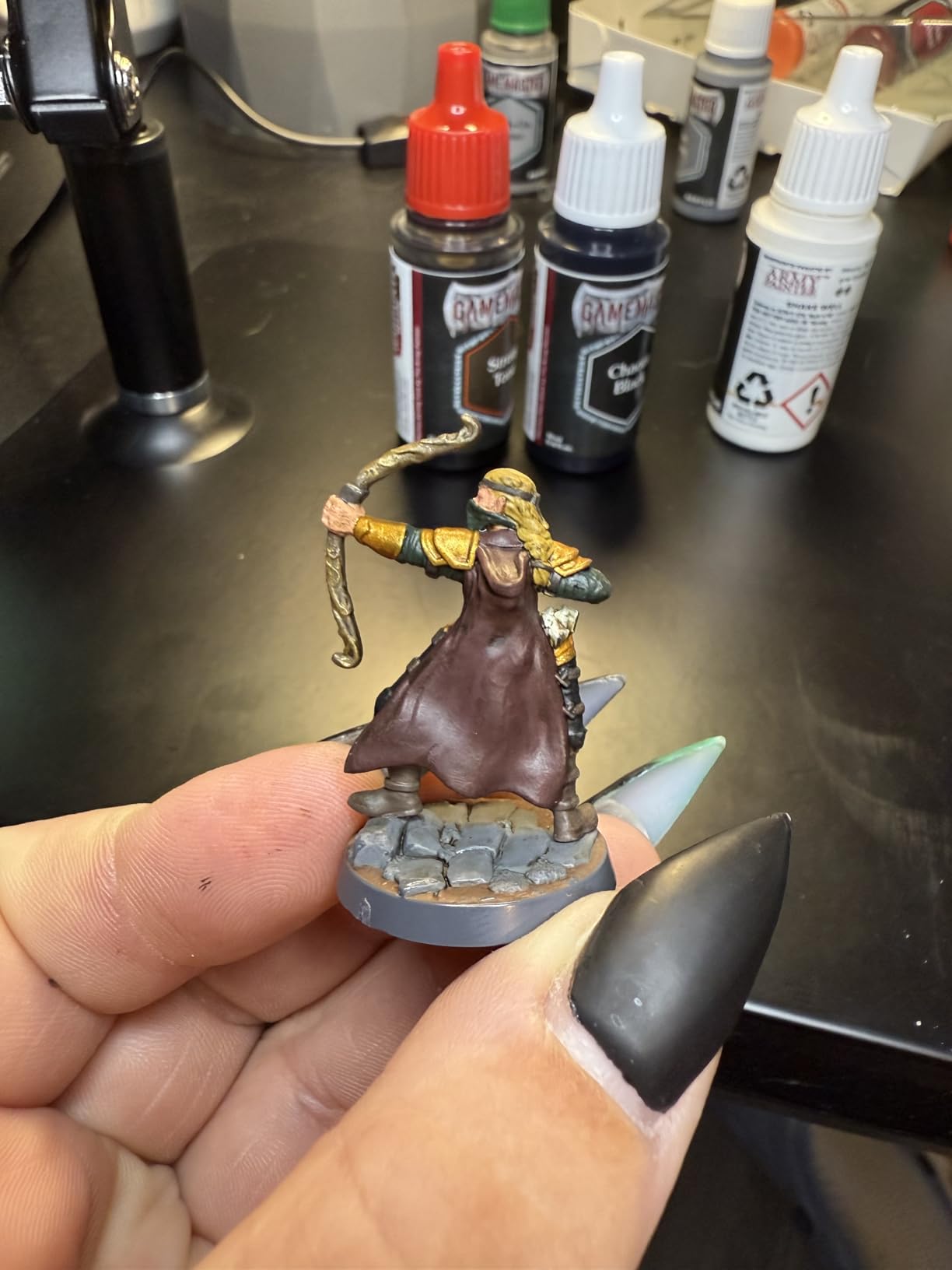 The Army Painter, GameMaster: Adventure Starter Role-playing Paint Set, 15 x 18ml Warpaints Fanatic Acrylic paints, incl. a Brush-On Primer, 5 FREE Miniatures & 1 Brush - For Warhammer & Dnd customer photo 1