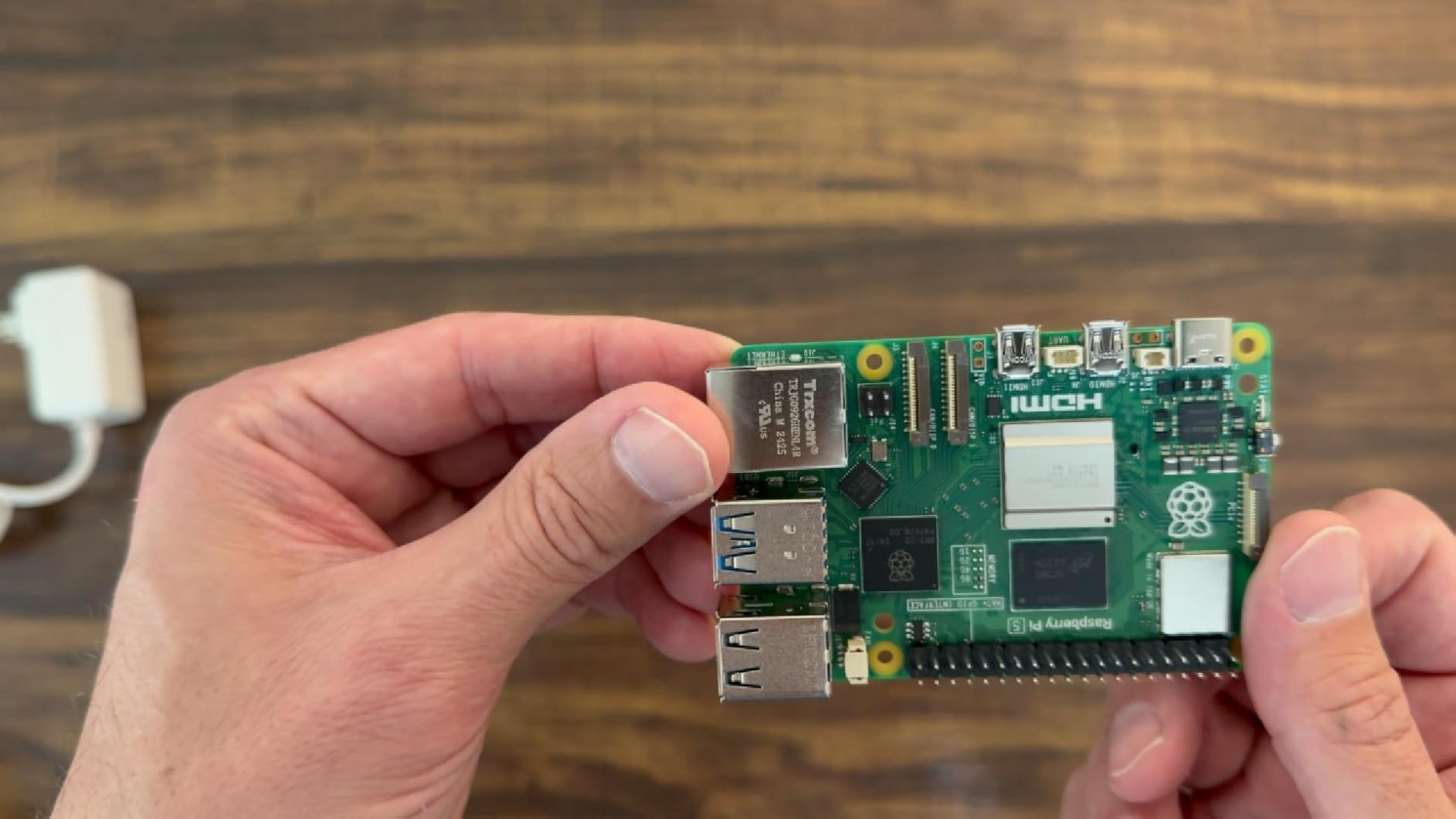 Vemico Raspberry Pi 5 8GB Starter Kit with Pi 5 8GB Single Board, Active Cooler & 27W GaN 5.1V 5A Type-C Power Supply customer photo 1