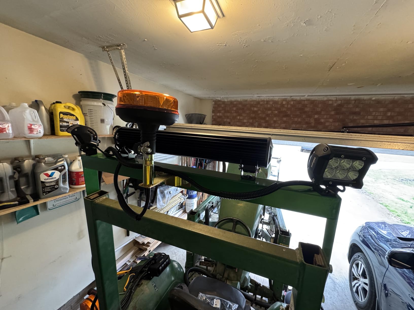 1Pcs Led Beacon Light Yellow Strobe Lights with I Shape Metal Bracket for Trucks 12V 24V Orange Beacon Light Rotating Beacon with 6 Modes customer photo 1