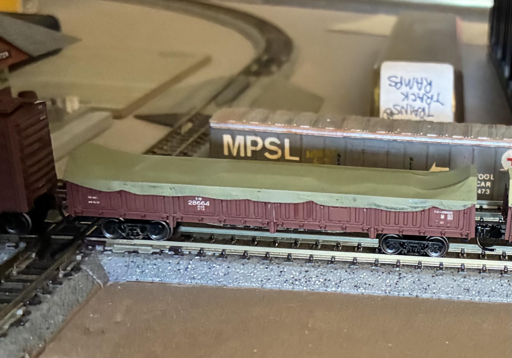 KATO 8017-1 N Gauge Toki 25000 (with cargo) Railway Model Freight Car customer photo 1