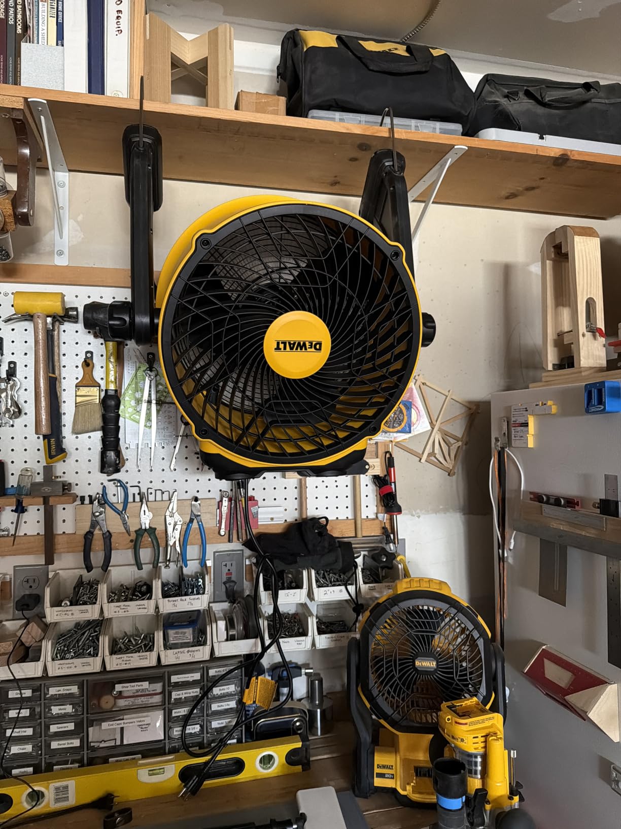 DEWALT Air Purifier Fan 16'', Industrial Shop Fan with PM2.5 Sensor and Filter, Heavy Duty Floor Fan with 4000CFM, 360° Tilt, Captures Dust, Debris & Particles, for Jobsite, Workshop and Garage customer photo 2