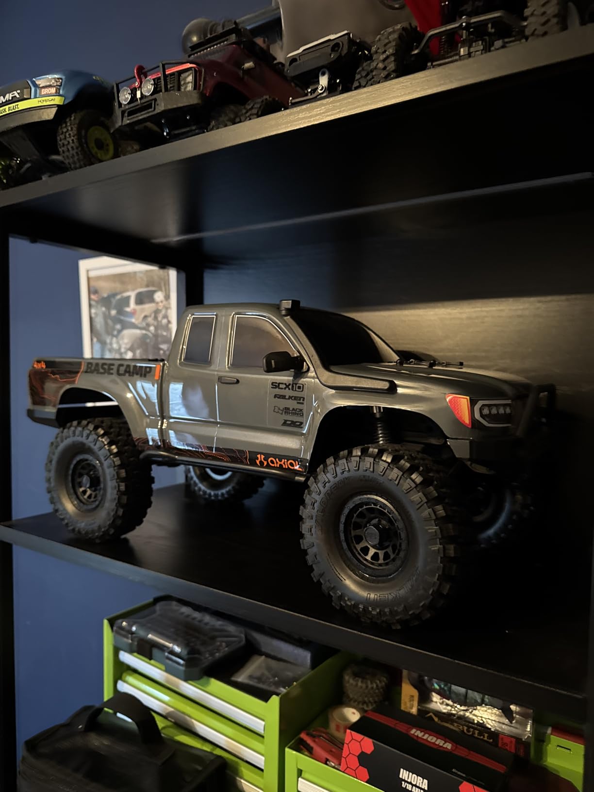 Axial RC Truck 1/10 SCX10 III Base Camp 4X4 Rock Crawler Brushed RTR (Battery and Charger Not Included), Gray customer photo 1