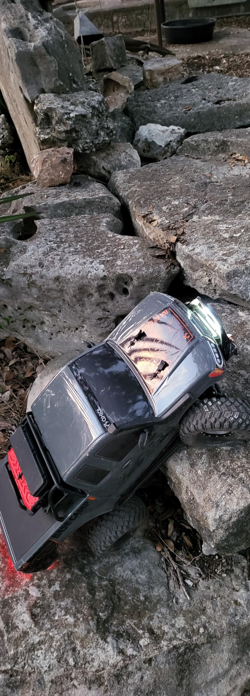 RC Truck 1/10 SCX10 III Base Camp 4X4 Rock Crawler Brushed RTR customer photo 3