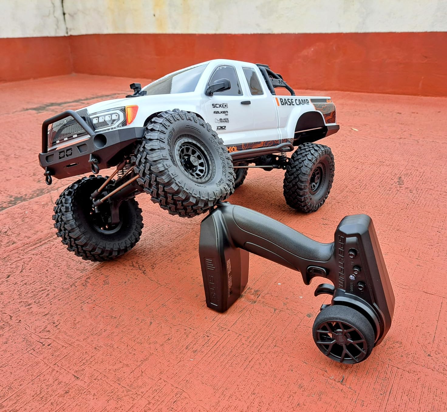 Axial RC Truck 1/10 SCX10 III Base Camp 4X4 Rock Crawler Brushed RTR (Battery and Charger Not Included), White customer photo 1