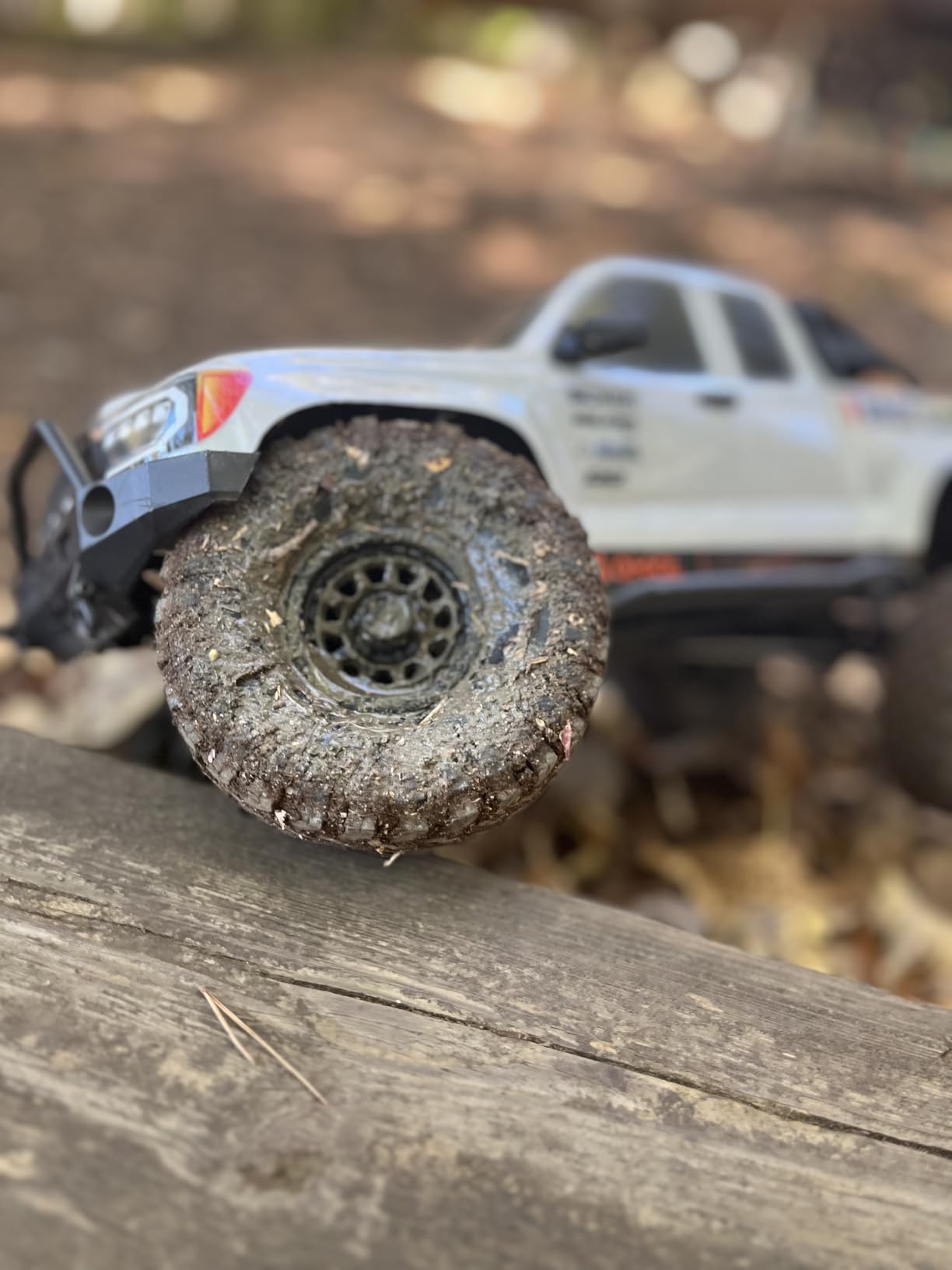 Axial RC Truck 1/10 SCX10 III Base Camp 4X4 Rock Crawler Brushed RTR (Battery and Charger Not Included), White customer photo 2