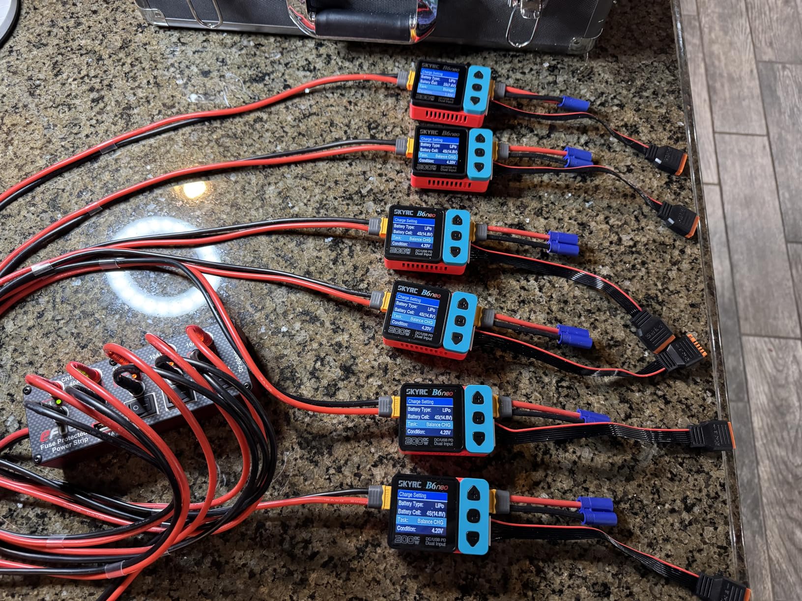 SkyRC B6Neo Balance Lipo Battery Charger - DC 200W, PD 80W Smart Charger for 1S-6S LiPo/Li-Ion/LiHV, 1-15S NiMH/NiCd (Grey) customer photo 2