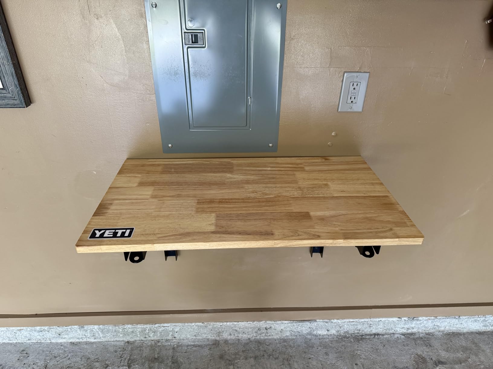 TORACK Heavy Duty Wall Mounted Folding Workbench, Space-Saving Collapsible Wall Table/Desk for Garage Workshop, Holds Up to 550 lbs(Board Size: 32 x 18 in) customer photo 1