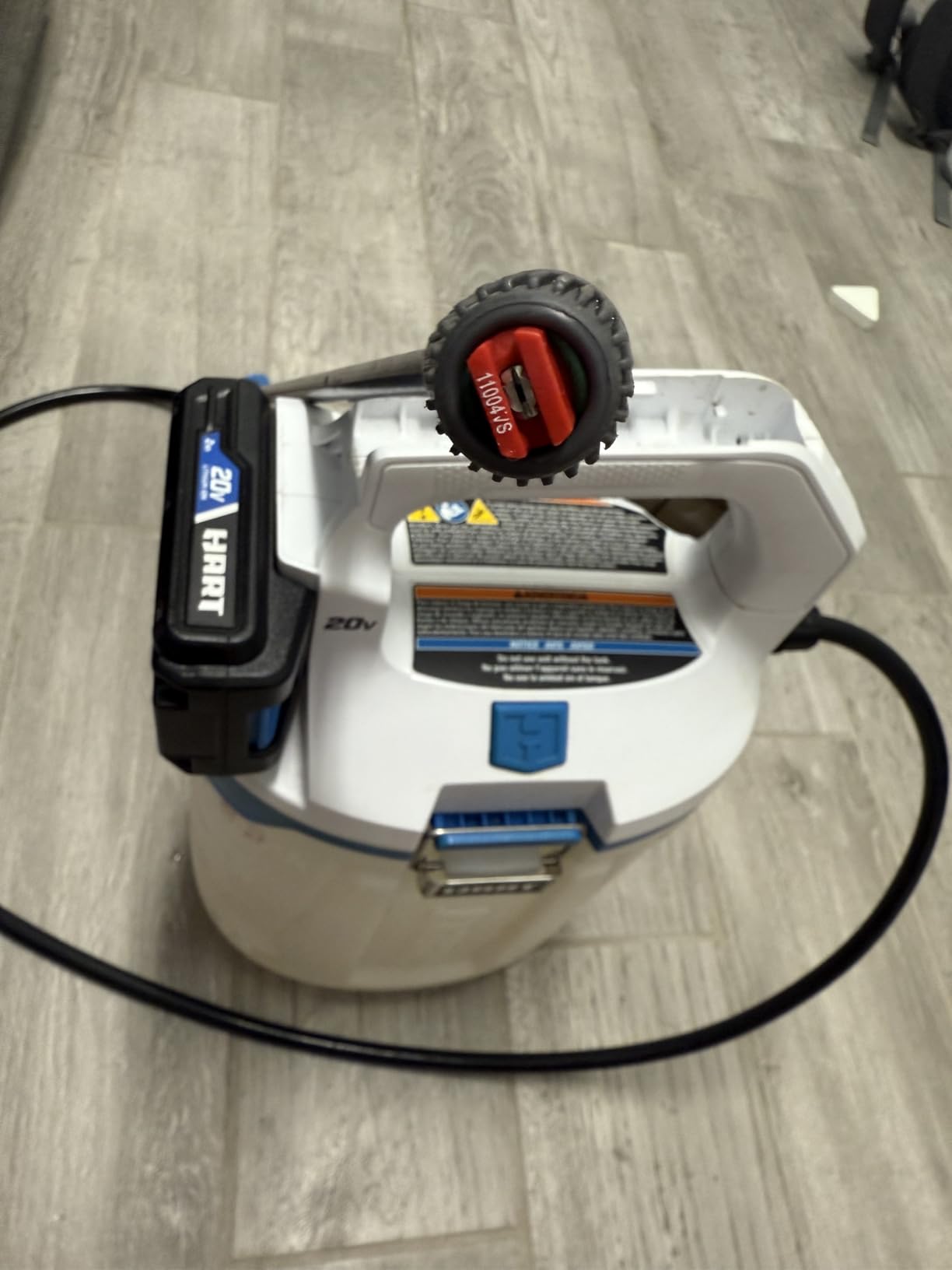 Saillong 2 Pcs 11004 Flat Spray Tip, 110 Degree Flat Fan Stainless Steel Nozzle, 0.18-0.37 GPM, 30-60 PSI, Sprayer Nozzle Tips for Garden, Greenhouse & Agricultural Knapsack Sprayers customer photo 1