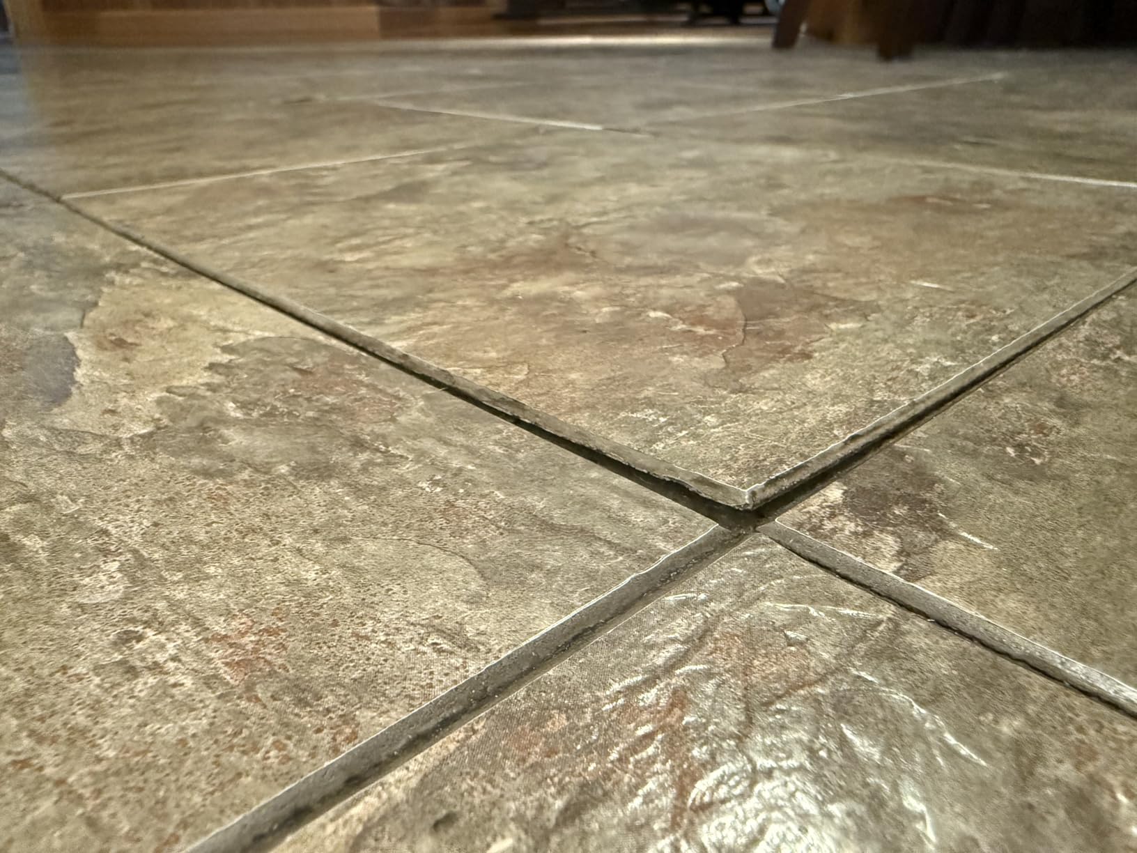 3M Super 77 Multi-Surface Spray Adhesive, 7.35 oz. customer photo 1