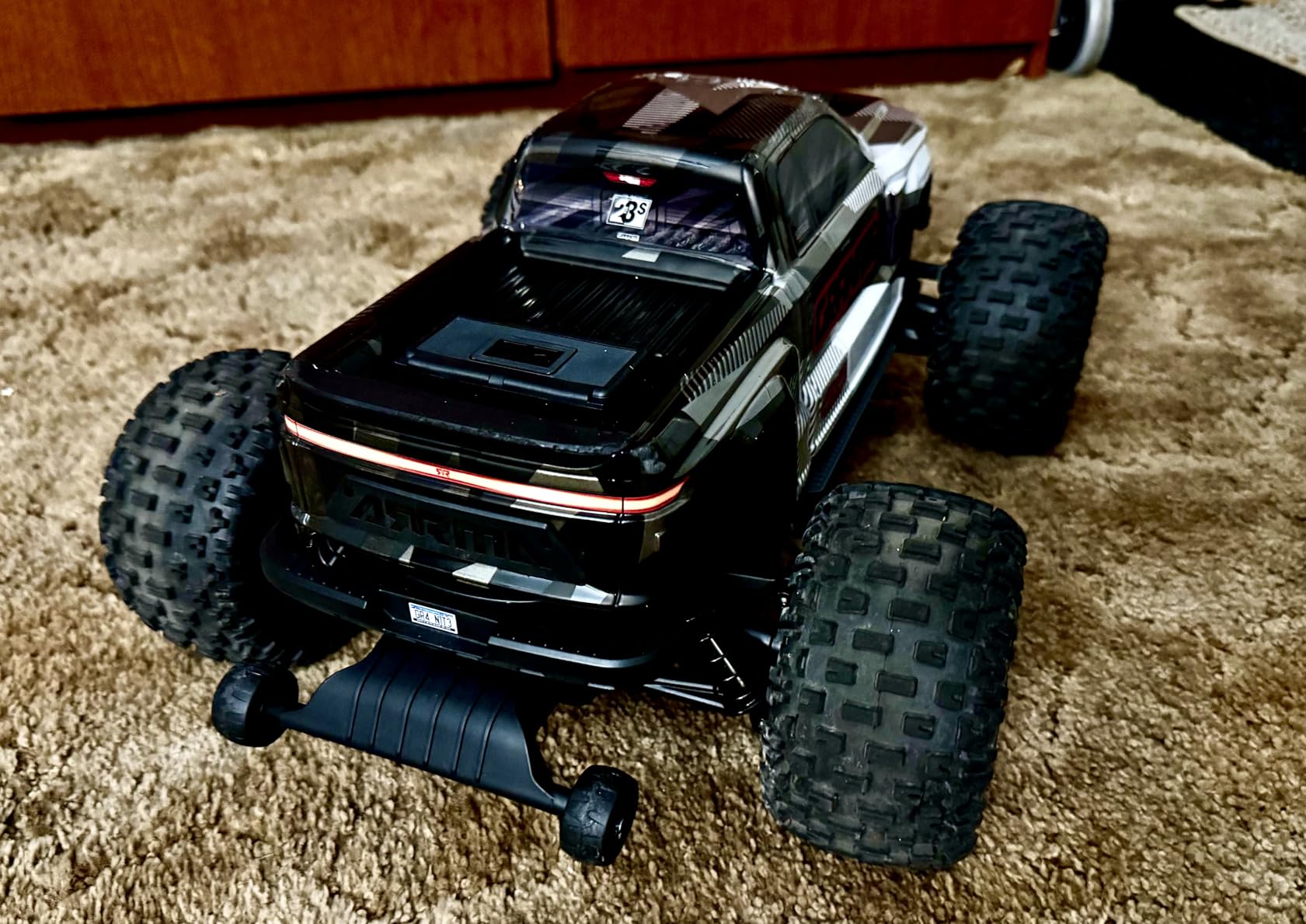 ARRMA RC Truck 1/10 Granite 4x4 V3 BLX Brushless Monster Truck RTR (Battery and Charger Not Included) with Spektrum DSC, Gun Metal, ARA4302V4T3 customer photo 2