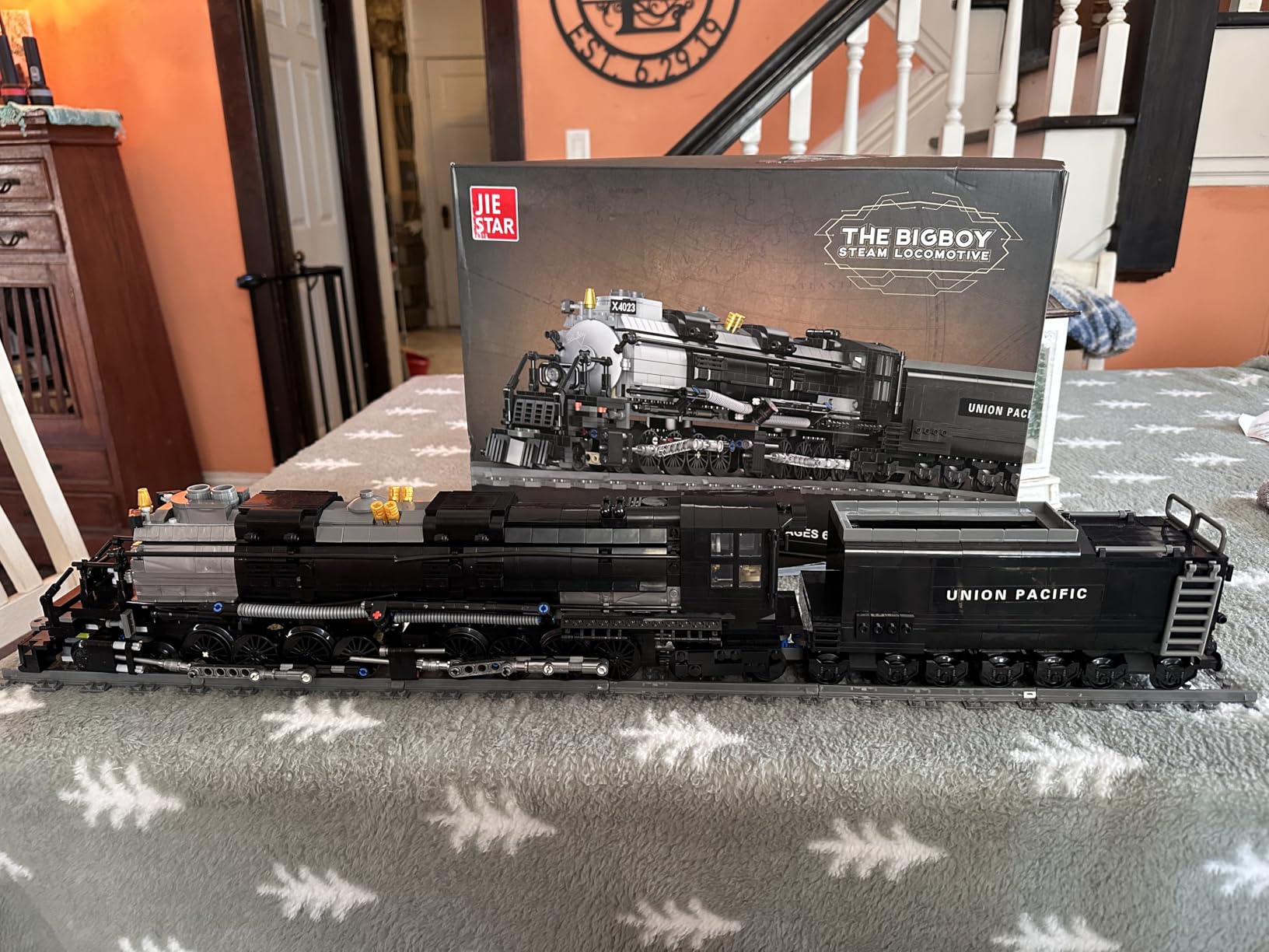Big Boy Steam Train Building Block Toy, Locomotive Articulated Train Display Model Set with Train Tracks (1608 Pieces) customer photo 1