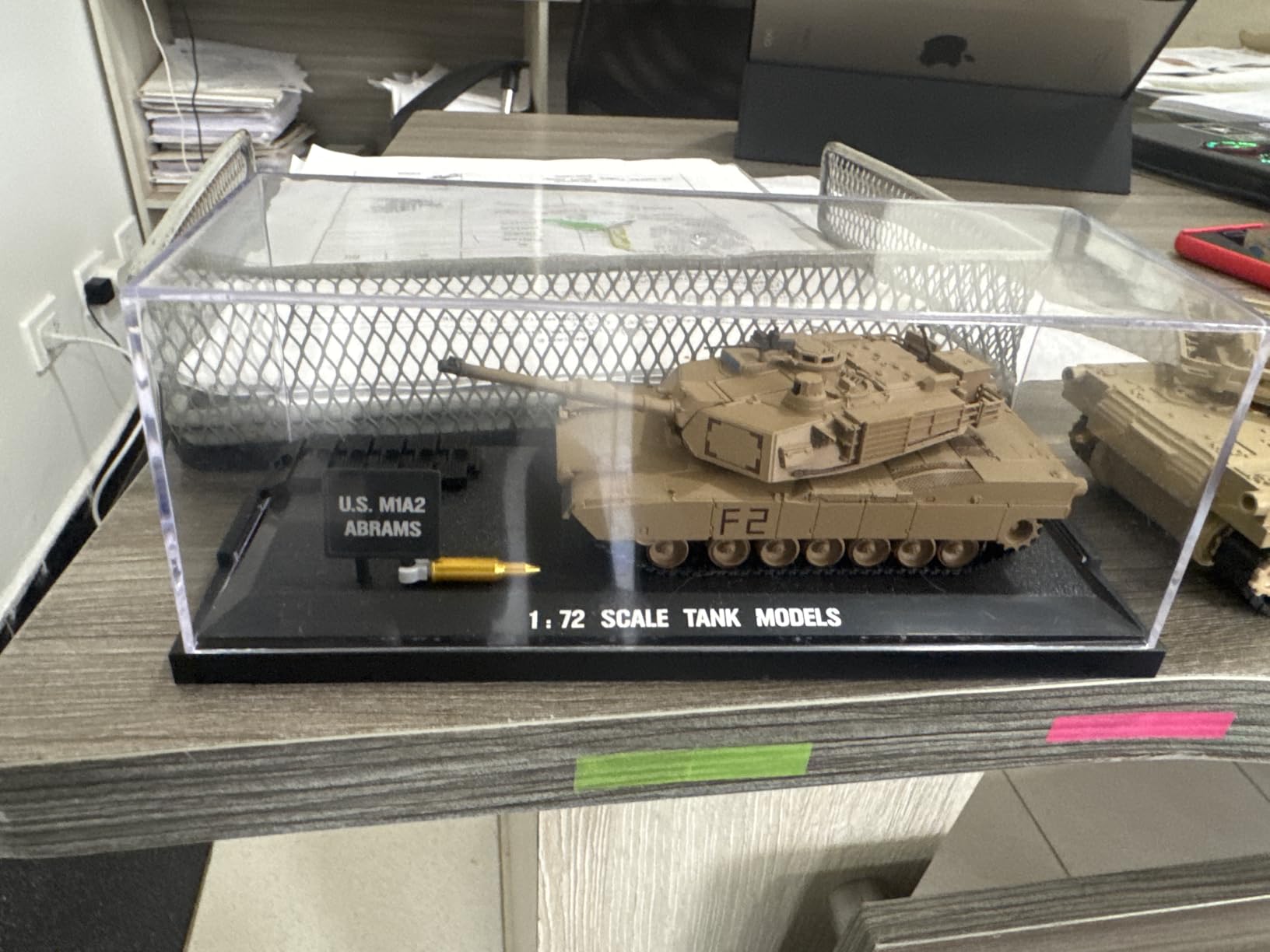 NUOTIE 1/72 Scale M1A2 Abrams Military Heavy Tank Model Classic Morden U.S. Diecast Vehicle Tank Model with Transparent Storage Box Gift or Collection for Adults customer photo 1