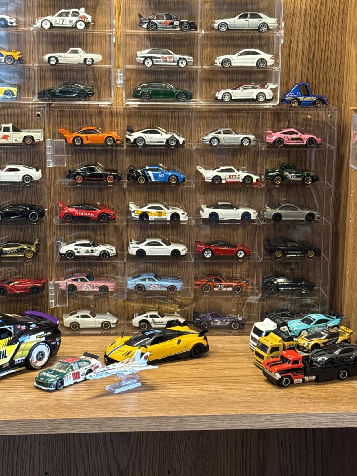 JUESHA Acrylic Display Case for Hot Wheels Storage 1/64 Scale, 6 Levels 24 Slots Toy Cars Showcase Wall Mount or Desktop, Clear Display Organizer for Diecast Matchbox Model Car Tabletop customer photo 2