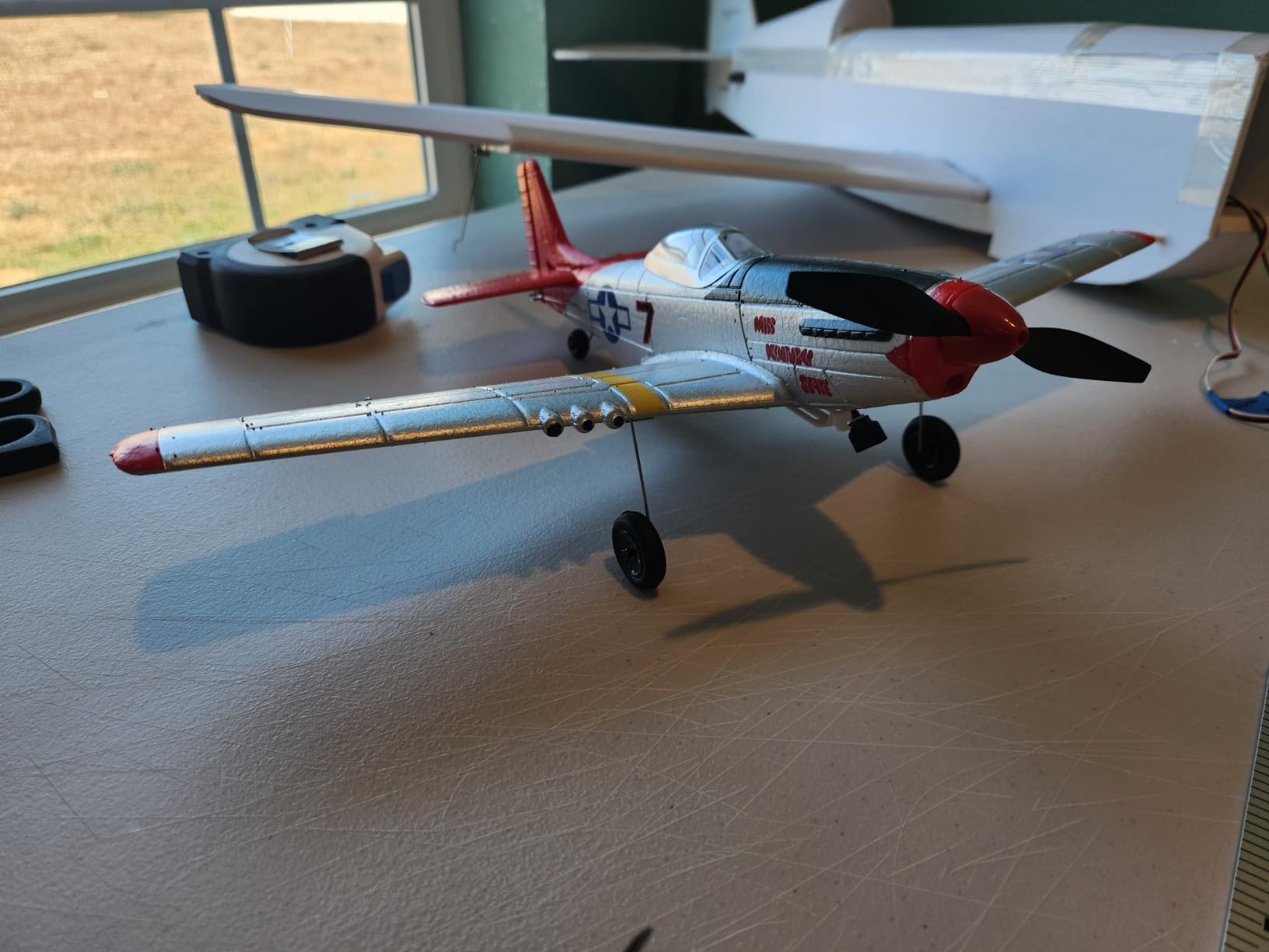 LEAMBE 4 Channel RC Plane, Ready to Fly Aerobatic Aircraft, Easy Control for Beginners, P51 Mustang RC Airplane for Adults Blue-Red customer photo 2