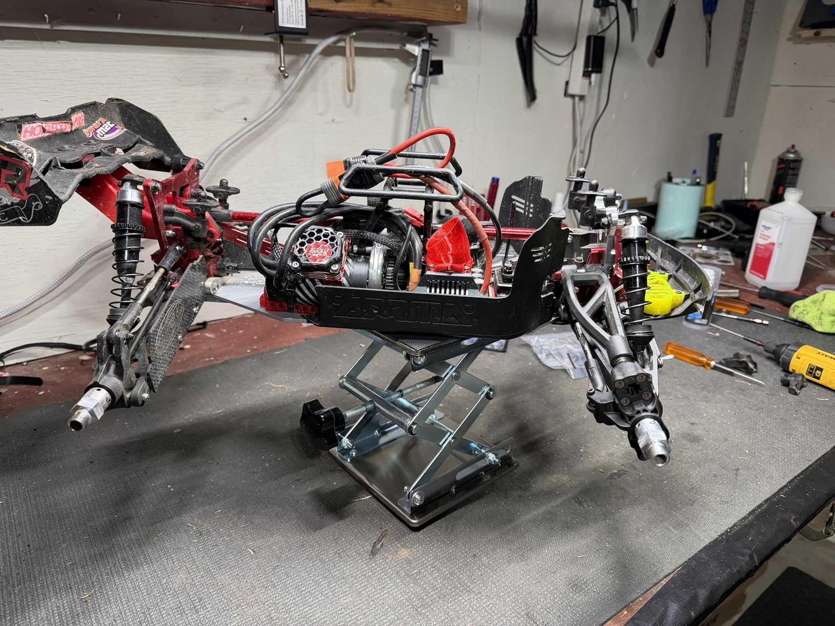 RC Car Work Stand, All-Metal Adjustable Repair Maintenance Lift Station for 1/5, 1/7, 1/8, 1/10, 1/12 Scale RC Cars, Stainless Steel Lift Platform with Anti-Slip Base customer photo 2