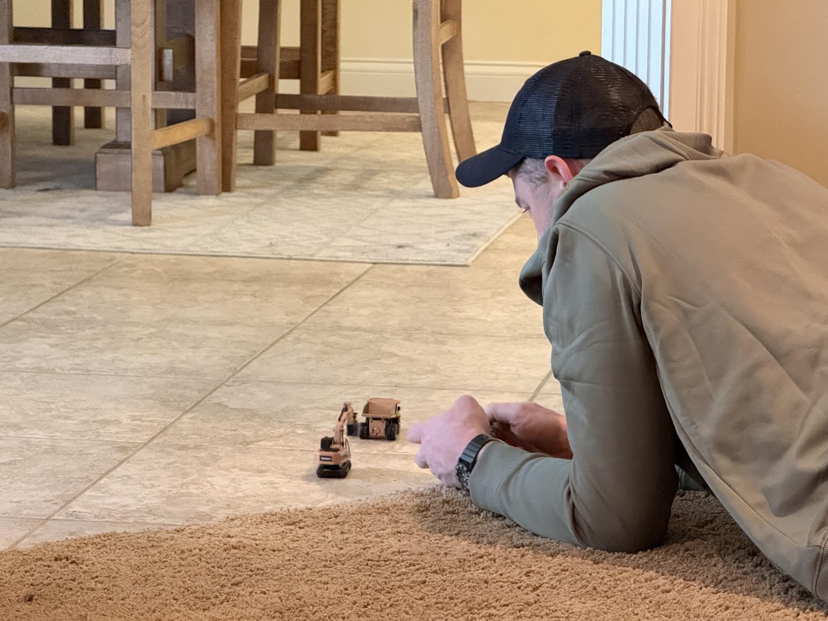 BRRRRT 1/64 RC Forklift Toy 7 Channel 2 Mode Mini Remote Control Forklift Truck with Rechargeable Battery, 2 in 1 Transformable Lift Fork & Hook with Lights & Sounds for Adults Kids Boys and Girls customer photo 2