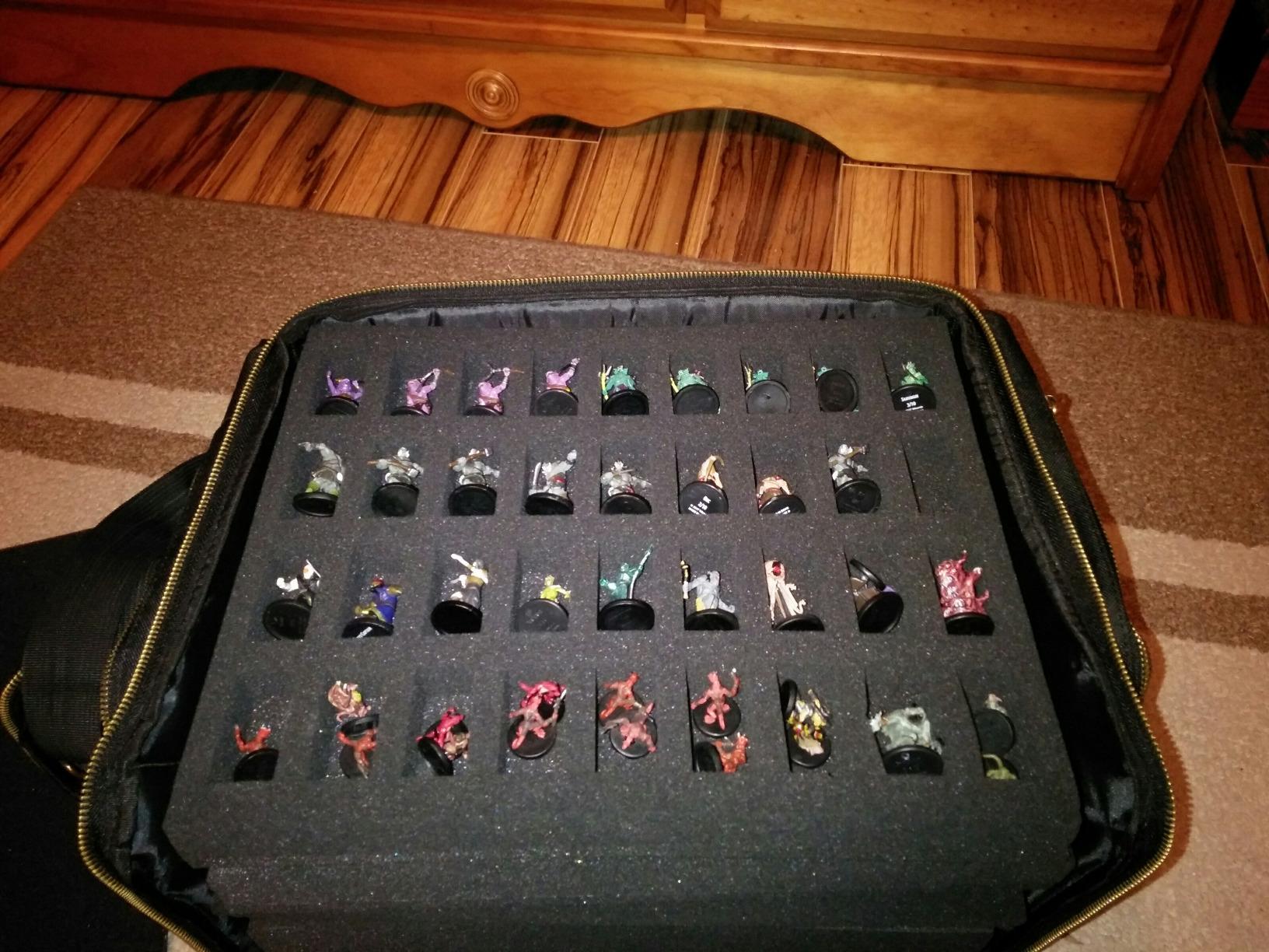 Wide Base Miniature Satchel - Compact Storage & Carrying Case for DnD Miniatures with Strap, 3 Foam Trays (2 Pre-Cut and 1 Pick & Pluck Tray) - Fits Minis 25mm to 40mm (Small - Wide Base) customer photo 2