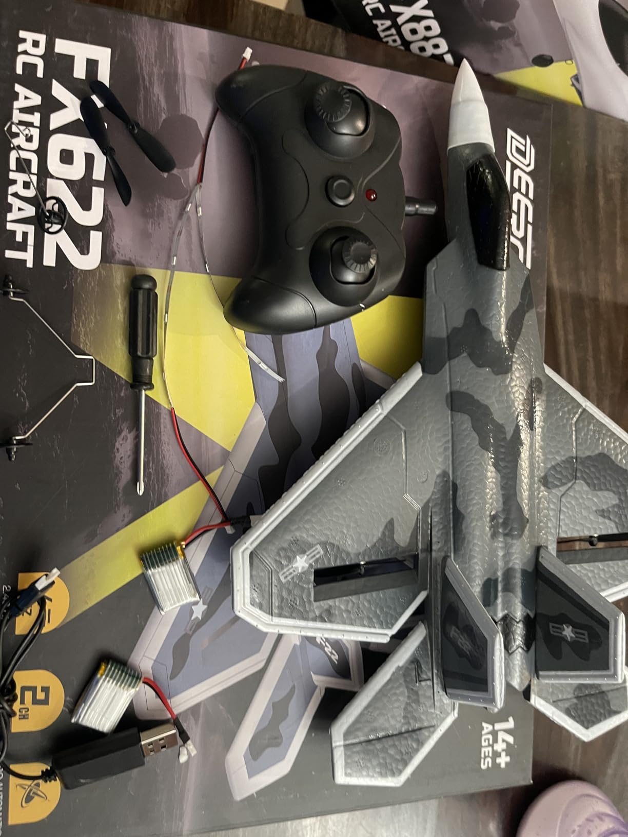 DEERC F18 4 Channel RC Plane for Adults Remote Control Airplane Fighter Jet,2.4GHz 6-axis Gyro Stabilizer RTF Hobby Glider Aircraft Plane with 2 Batteries Easy to Fly for Adults Boys customer photo 1