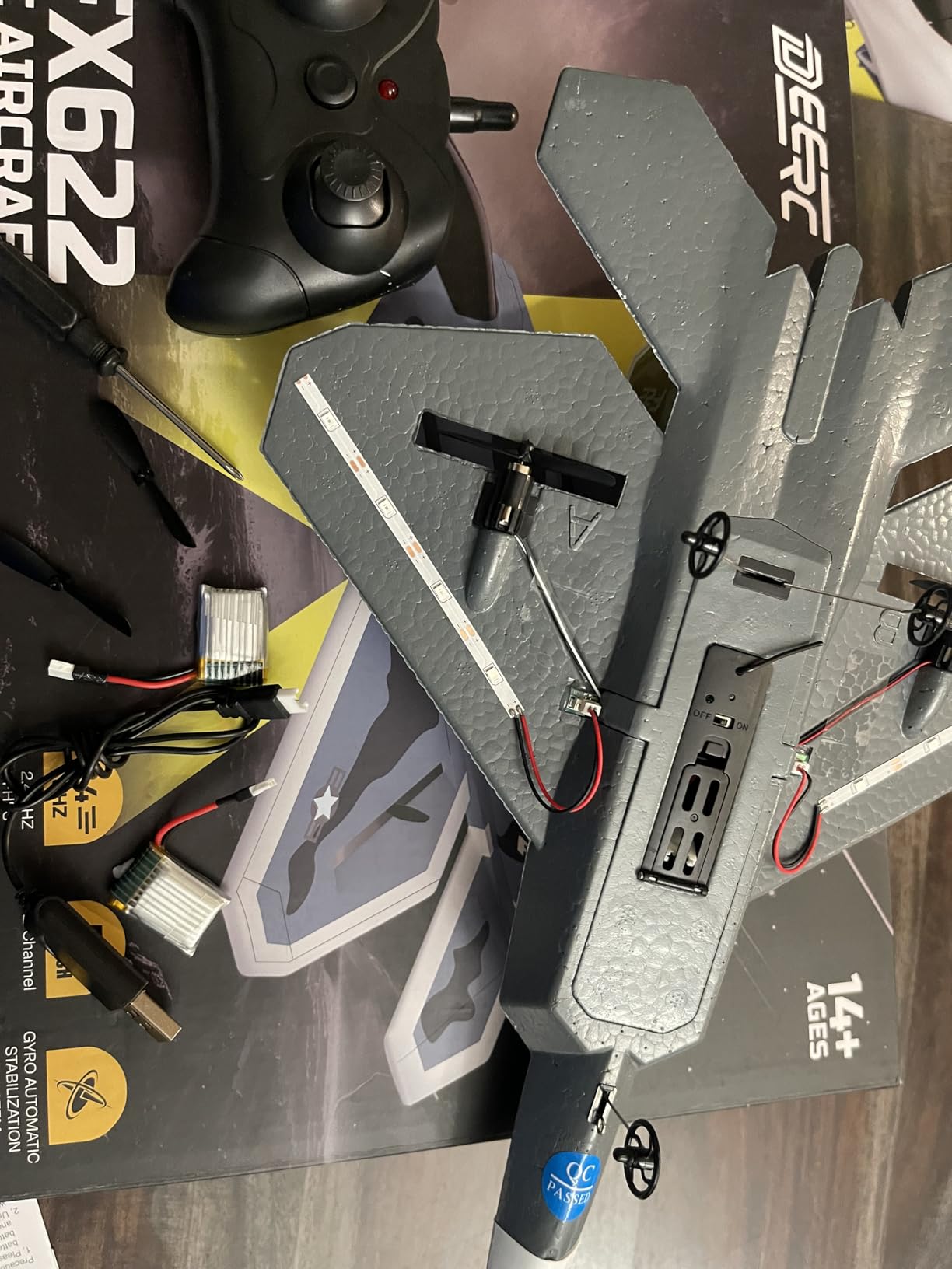 DEERC F18 4 Channel RC Plane for Adults Remote Control Airplane Fighter Jet,2.4GHz 6-axis Gyro Stabilizer RTF Hobby Glider Aircraft Plane with 2 Batteries Easy to Fly for Adults Boys customer photo 2