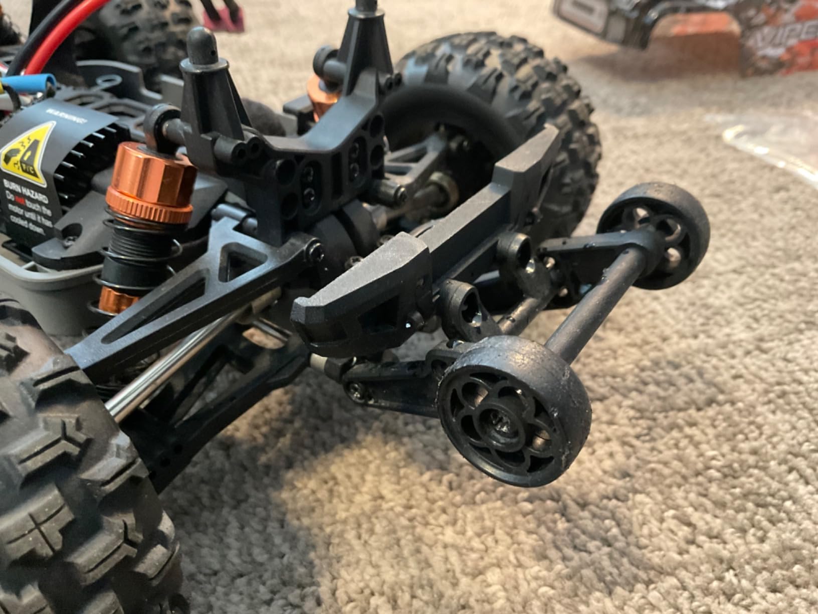 DEERC 1815 1/18 All Terrain Fast Drift & Racing RC Car, 40KM/H Remote Control Truck with Futuristic Body Shell, Extra Drift Wheels, 2.4GHz Waterproof Off-Road Vehicle with 2 Batteries for Kids & Adult customer photo 1