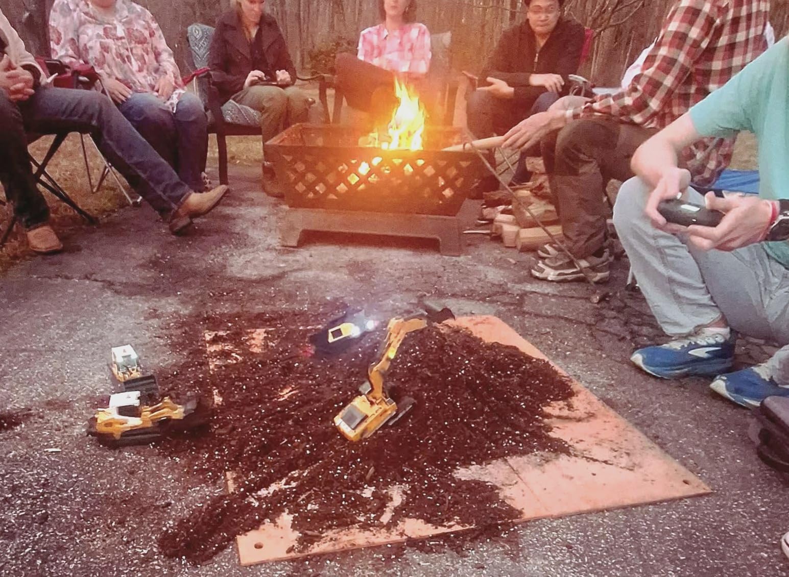 Pro-Grade Remote Control Excavator for Adult Metal Micro-Scale RC Construction Model with Leadscrew Digging System, Dual Battery Includes Portable Carry Case customer photo 1