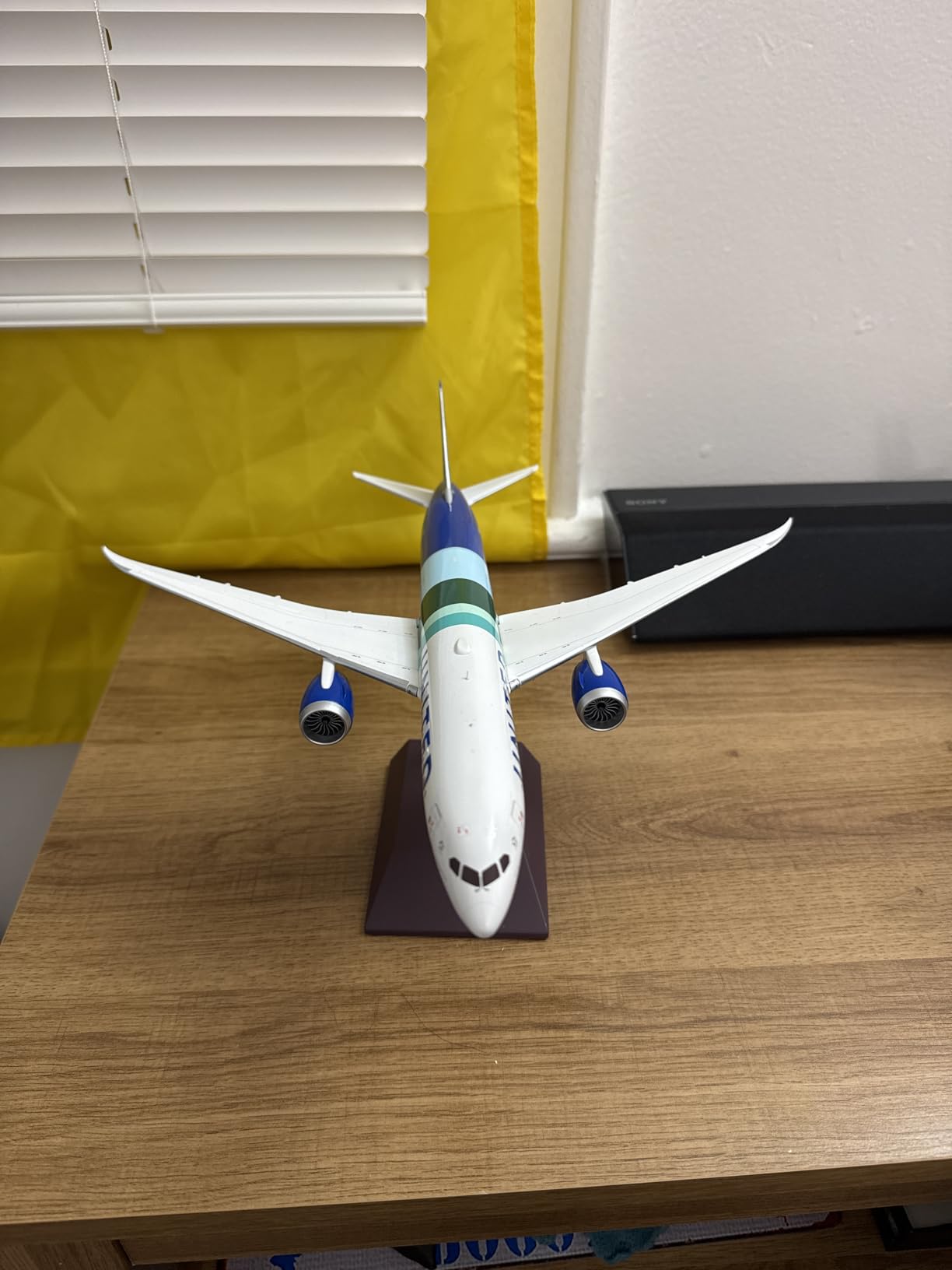 Gemini200 United Airlines Boeing 787-9 