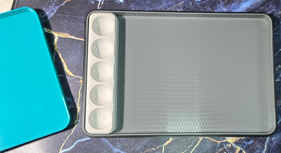 Vallejo - Wet Palette Pro Pinter Size for Miniature and Acrylic Painting Bundle, Includes 2 Hydration Sponge, 30 Moisture Paper and a Well Palette - Keeps Your Acrylic Paint Wet customer photo 2