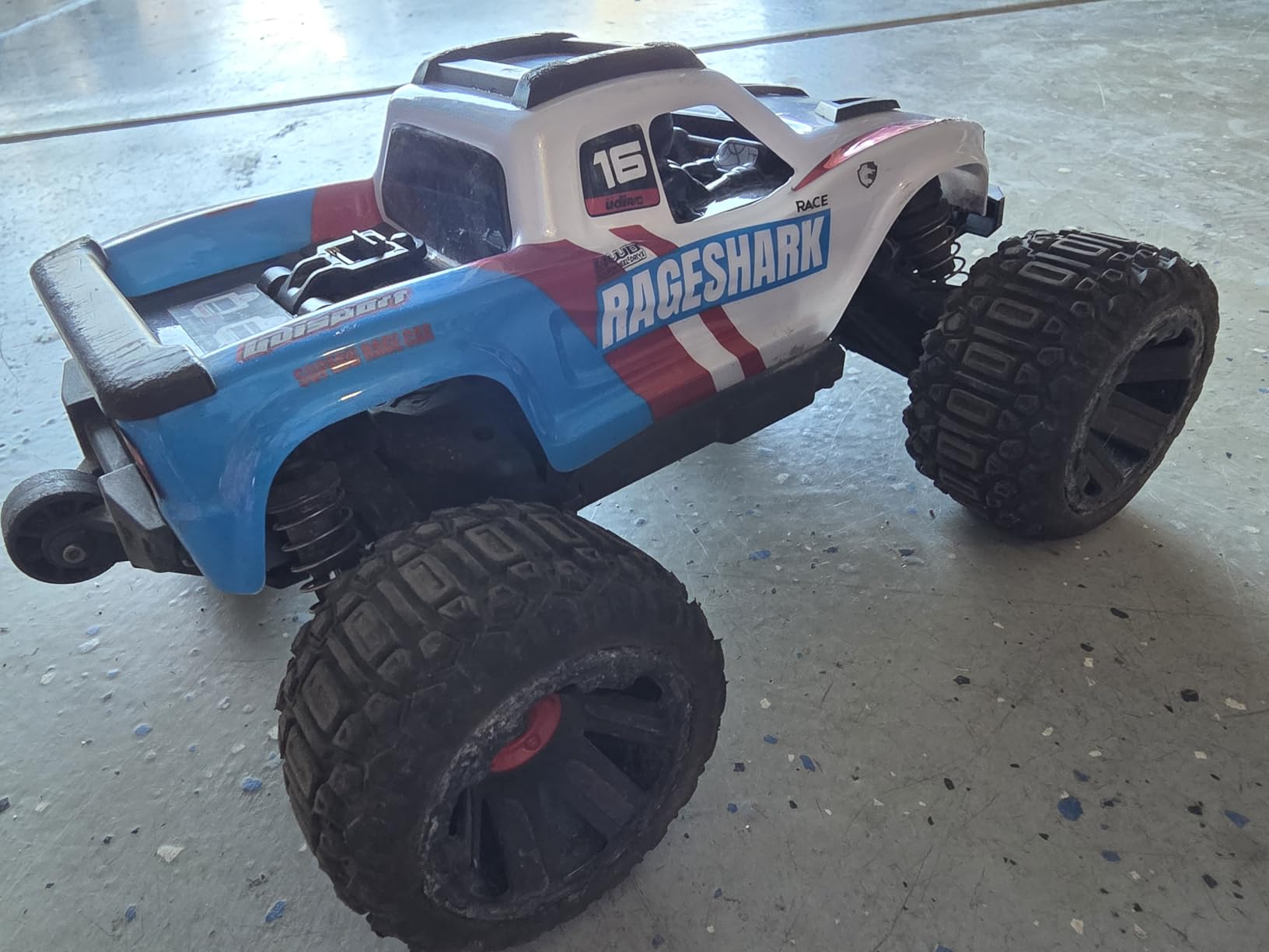 UDIRC Fast RC Cars for Adults, Upgradable 56 MPH, Heavy Duty RC Truck, 4X4 Off Road All Terrain 2.4Ghz RTR 1:16 Remote Control Car, Monster Truck with 2 Rechargeable Batteries for Beginners and Boys customer photo 1