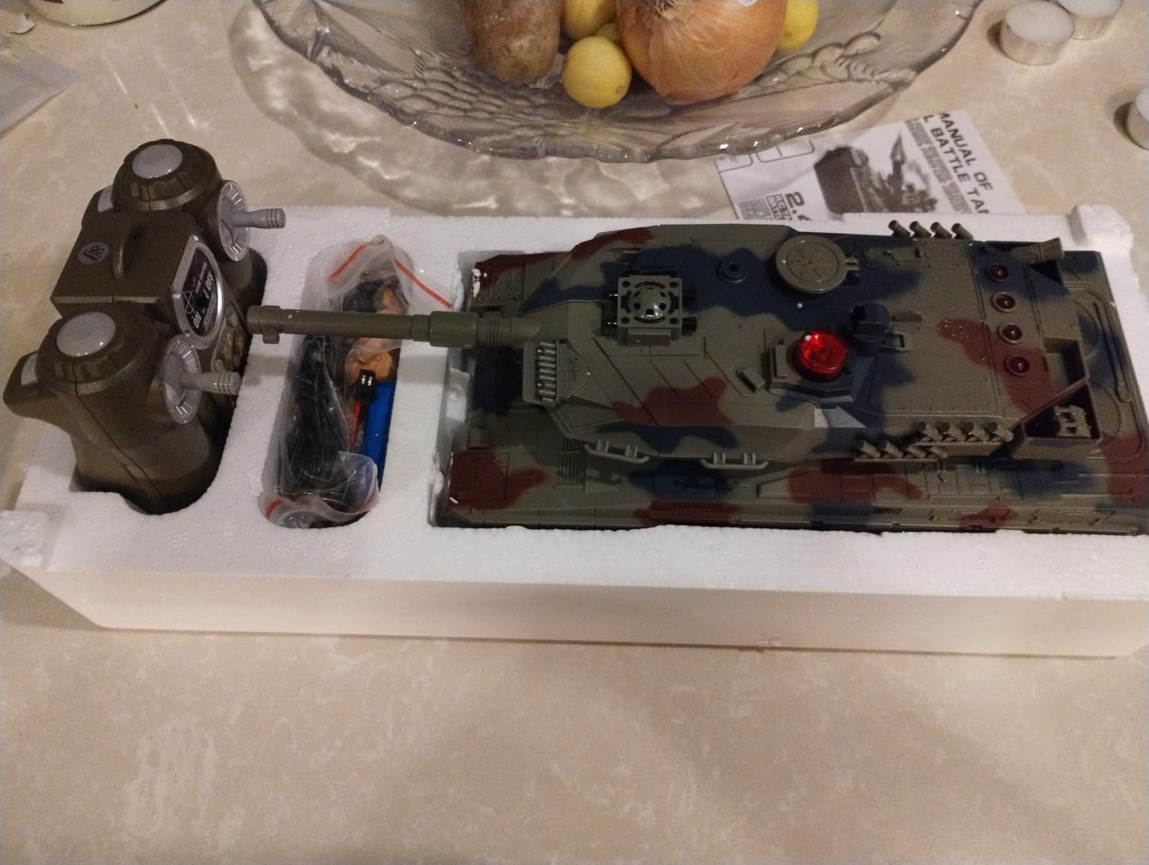 1/24 RC Tank, US M1A2 Army Toys with Sound Effects, Lights and Smoke, 2.4GHz Remote Control Tank for Boys, Infrared Battle Toy with Smoke and Sound Effect Gift for Kids Aged 4+ customer photo 4