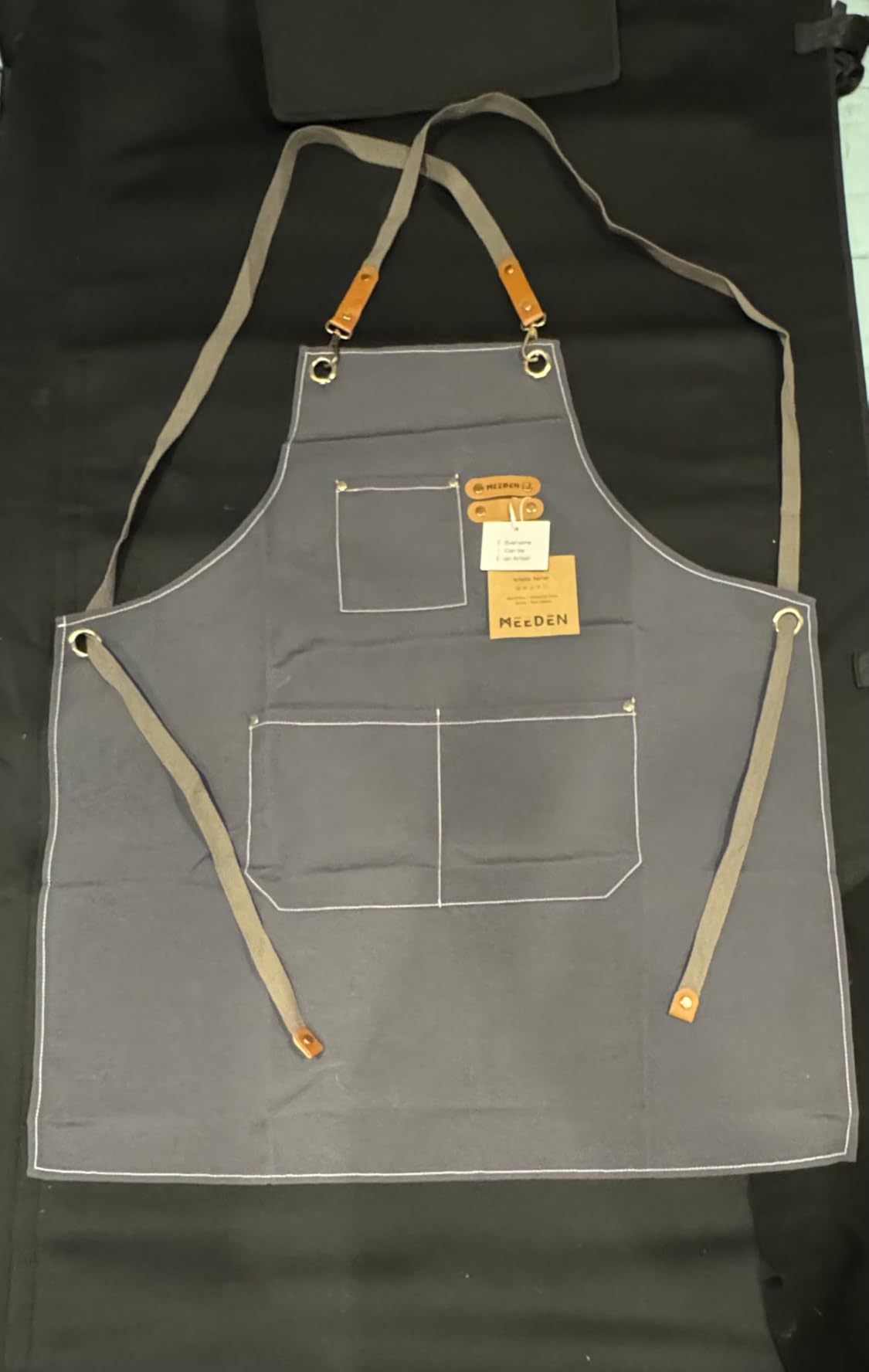 MEEDEN Painting Apron for Men Women: Adjustable Cross Back Waterproof Polyester Canvas Art Apron with 3 Pockets - Artist Apron for Acrylic Oil & Watercolor Painting, Gardening, Cooking - Black customer photo 2