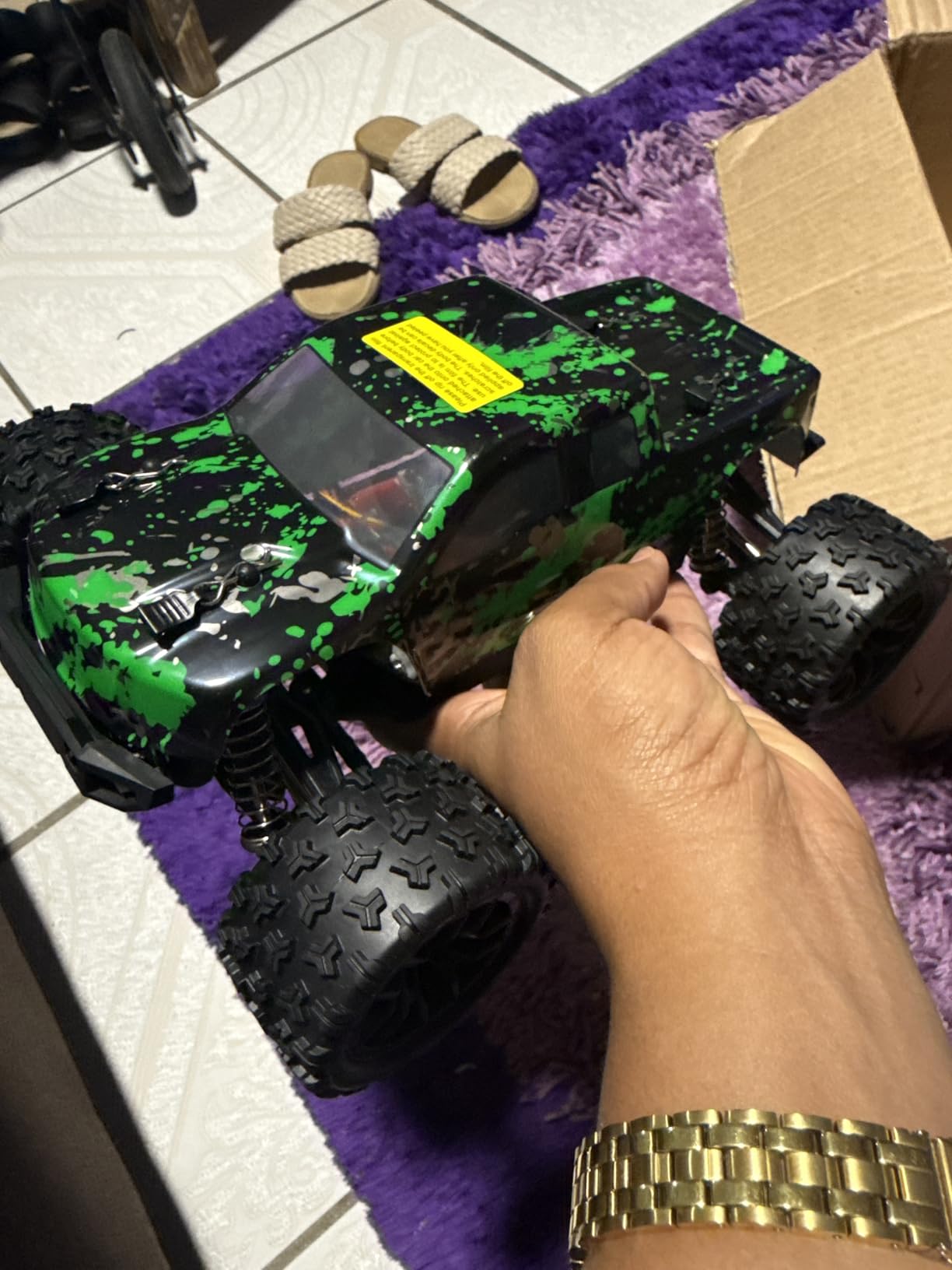 HAIBOXING 1:18 Scale RC Truck 18859E, 4X4 Off-Road Vehicle with Speeds up to 36km/h, Hobby Grade 2.4GHz Remote Control, Water-Resistant Electronics, Two 7.4V Li-Po Batteries for Extended Playtime customer photo 1