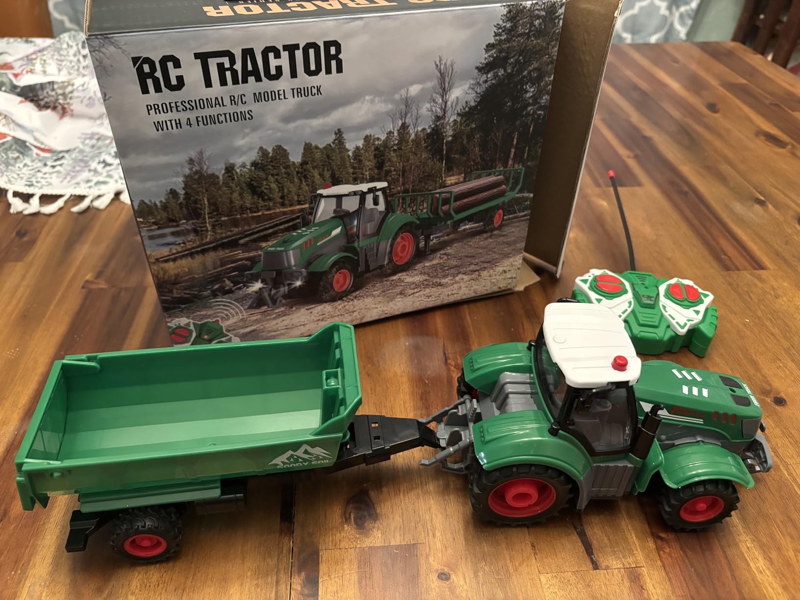 HuiJuKeJi Remote Control Tractor Toys, 1/24 Scale RC Truck with Realistic Wood Logs, Detachable Trailer & Light, Rechargeable Farm Vehicle Toys for Kids, Boys, Girls Age 6-12, Ideal Gift for Toddlers customer photo 2