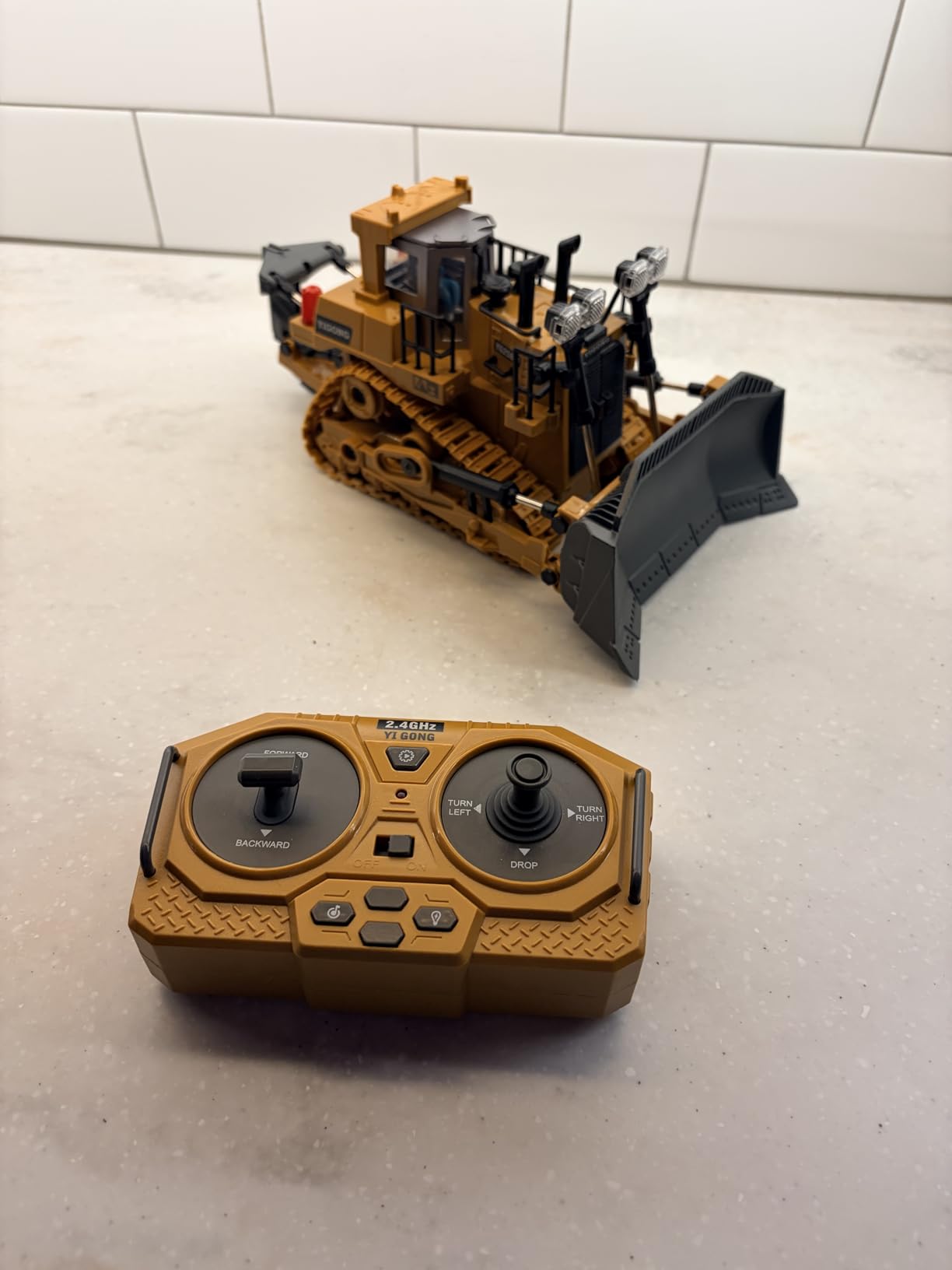 Remote Control Excavator (11-Channel), Dump Truck, Bulldozer, Loader (9-Channel), 2.4GHz Remote Control Construction Vehicles, Metal Construction, with Cool Lights and Sound Effects, 4-Pack customer photo 1