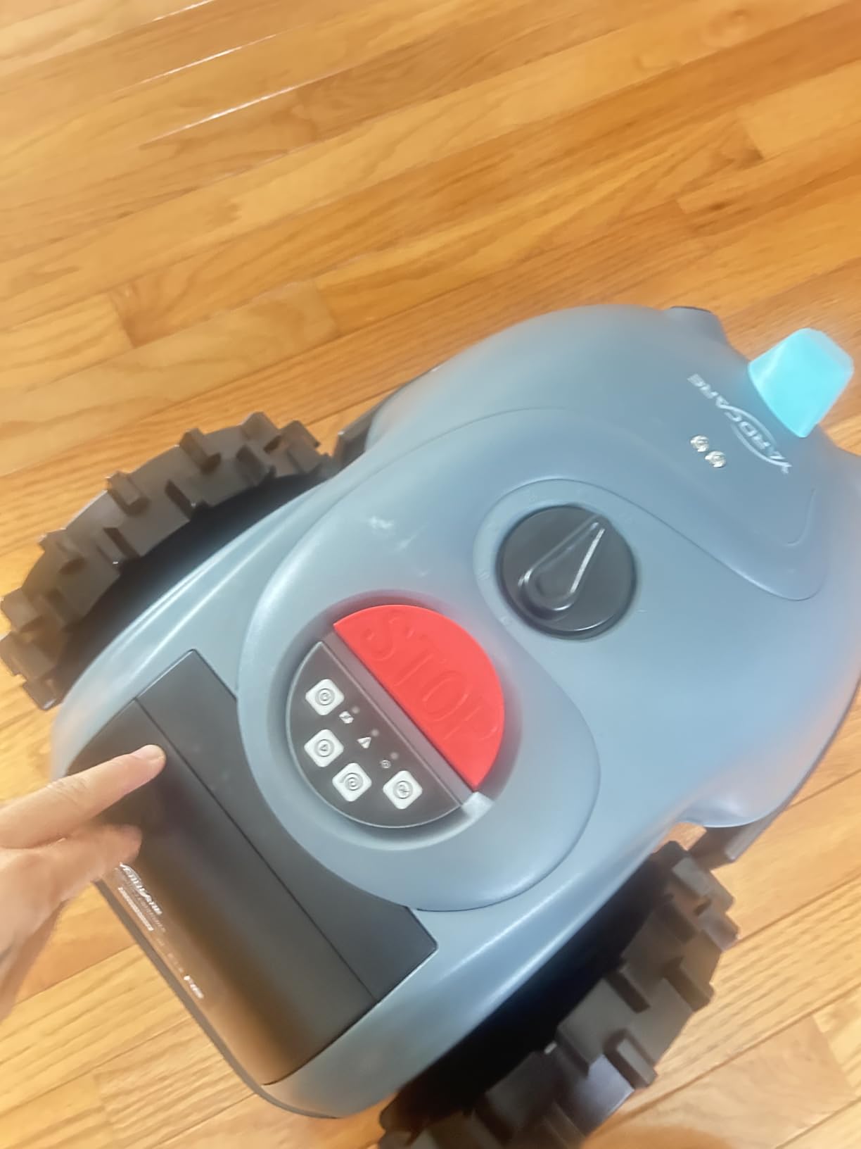 YARDCARE V100 Robot Lawn Mower with HD Vision Navigation, Smart Obstacle Detection, Collision Sensors, Adjustable Cutting Height, Low-Noise Operation-Perfect for Small Lawns up to 1,600 sq ft. customer photo 1