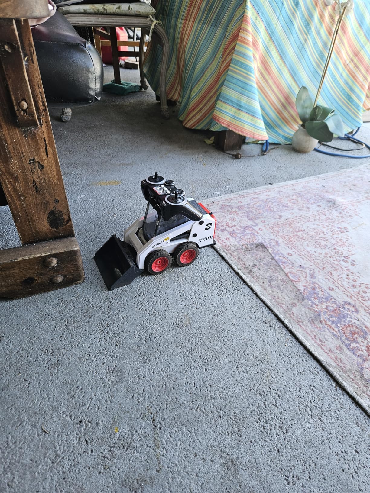 DOUBLE E RC Skid Steer Loader Toy for Kids,1:14 Scale Remote Control Construction Truck with Lights Sound & Sounds 2.4GHz RC Truck Toy, 360°Rotation,RC Front Loader Tractor Engineering Vehicles customer photo 1