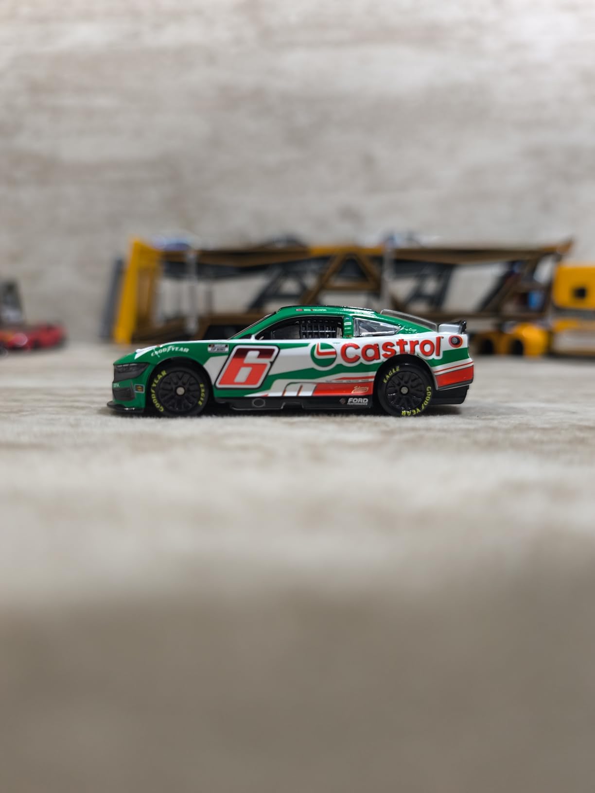 Lionel Racing Brad Keselowski 2025 Castrol No. 6 ARC 1:64 Scale HT Diecast Car customer photo 1