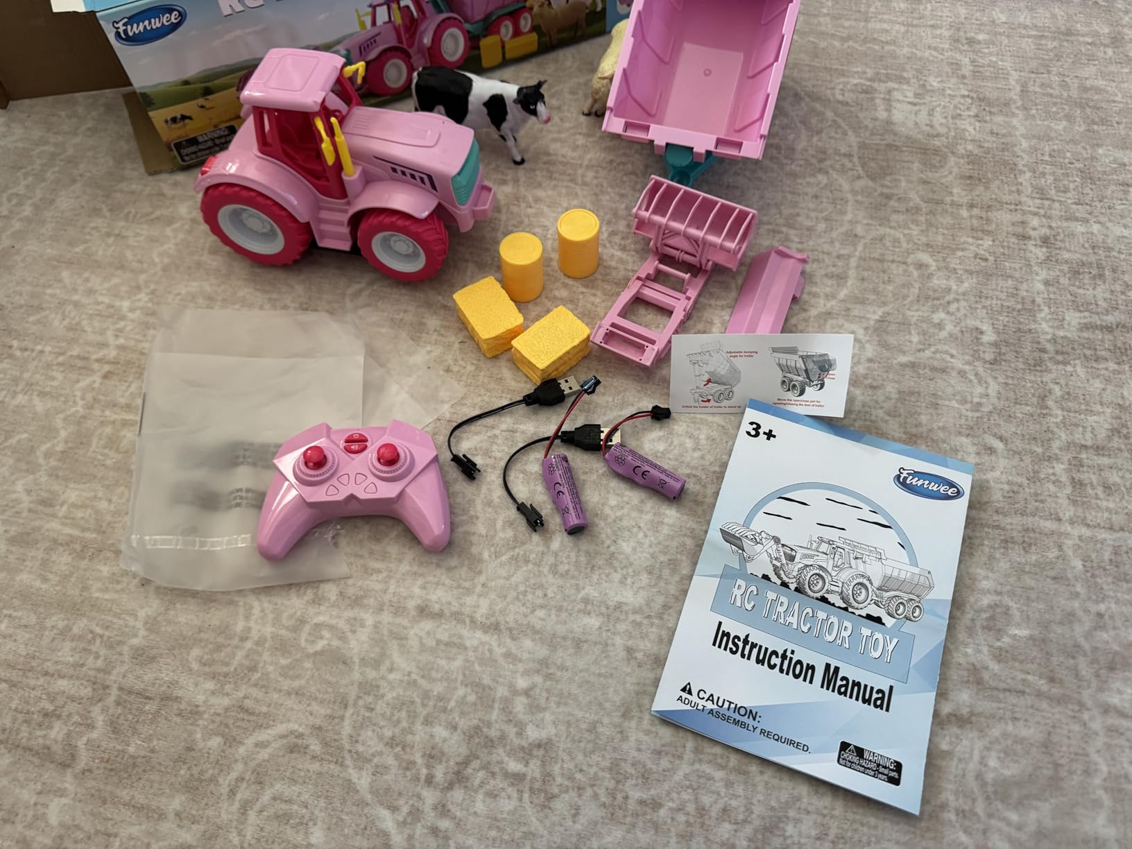 Funwee RC Farm Tractor Toy w/Light & Music, Kid Truck Toy w/Front Loader & Farm Animal, 2.4GHz RC Tractor Trailer Car Vehicle Toy for Boy Girl Age 3 4 5 6 7+ Year Old Christmas Birthday Gift (Green) customer photo 2