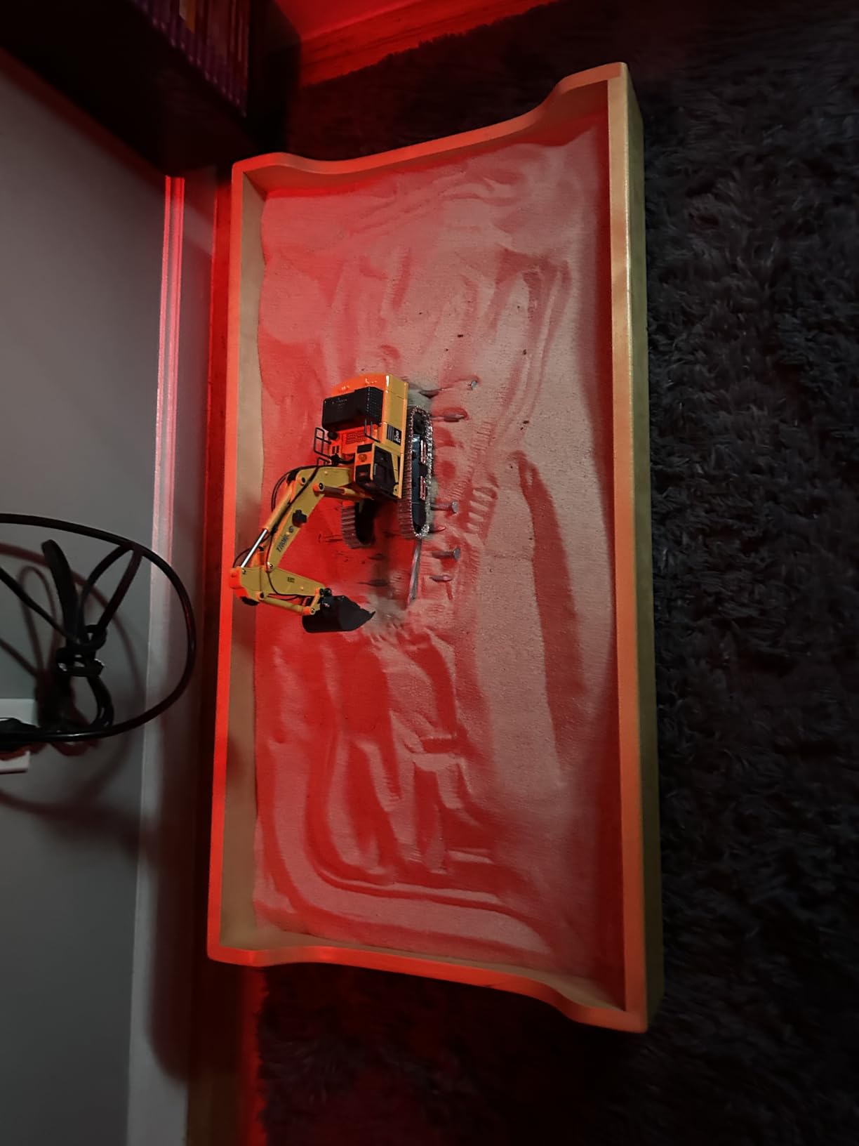 kolegend Hobby Metal Mini RC Excavator for Adults, Remote Control Construction Model with Leadscrew Digging System, 2 Batteries & Carry Case Included customer photo 1