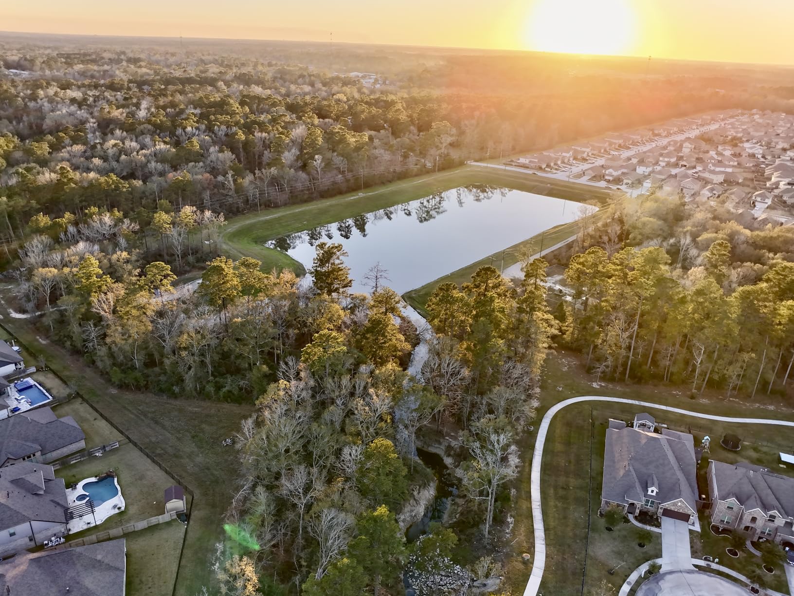 Skyrover S1 Mini Drone Combo with Camera 4K/60fps Video, 48MP Photo with 8K Image Quality, 3-Axis Gimbal Stabilization, 39,000ft Video Transmission, Under 249g, Auto Track, 120-Min Flight Time with 3 Batteries customer photo 1