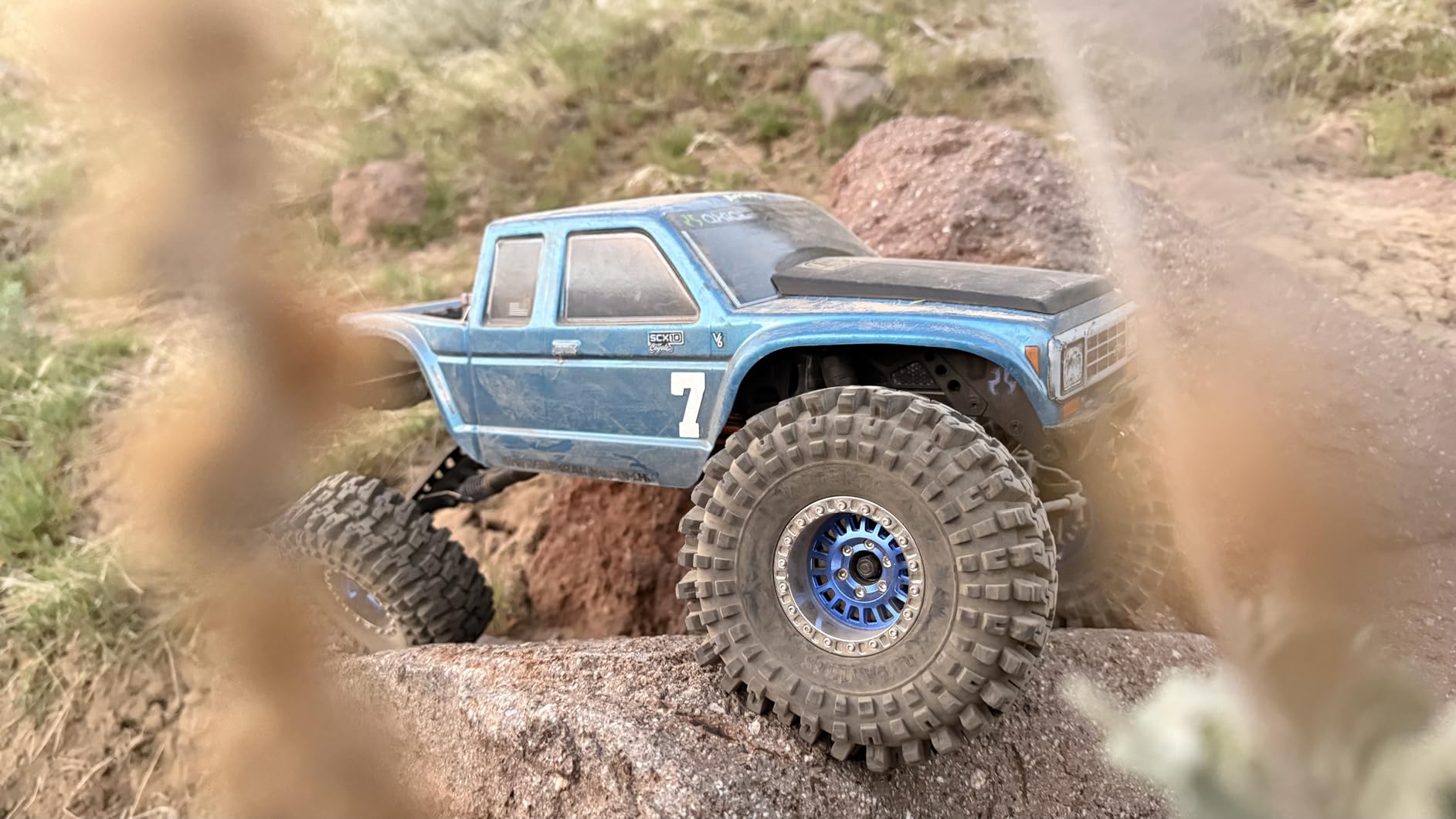 Axial RC Truck 1/10 SCX10 III Coyote 4X4 RTR (Battery and Charger Not Included) Brushed Rock Crawler, Silver customer photo 2