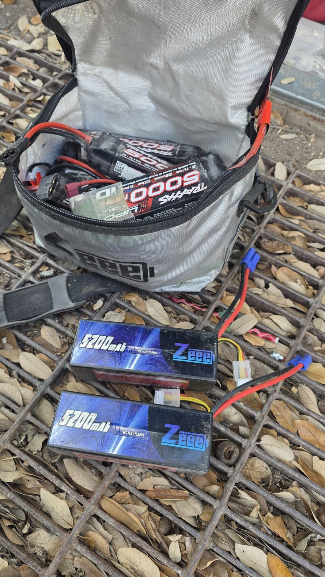 Zeee 3S Lipo Battery 5200mAh 11.1V 80C Hard Case with EC5 Connector for 1/5 1/8 1/10 RC Car Boat Truck (2 Packs) customer photo 1