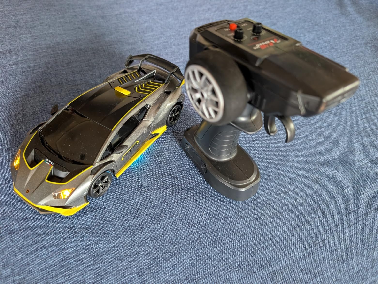 YONCHER RC Drift Car, Remote Control Car for Kids Ford Mustang Shelby GT500 Officially Licensed, 1:24 20KM/H 4WD with Lights, Fast Racing Toy Car for Boys Girls, Black customer photo 1