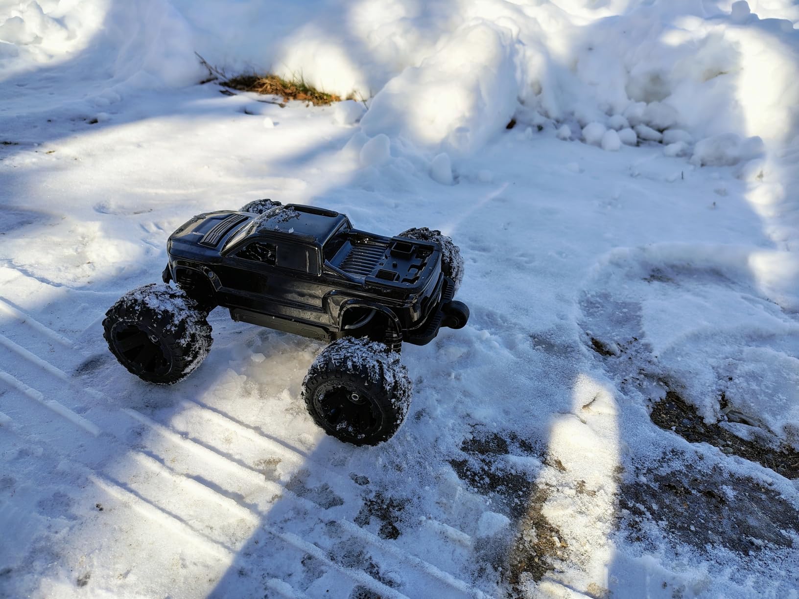 UDIRC 1610S Brushless Fast RC Car, 56+ MPH and Standing Backflip in Stock Setup, Includes 3S LiPo Battery, 1:16 High Speed RC Truck, 4WD RTR Off-Road Monster RC Truck for Adults customer photo 2