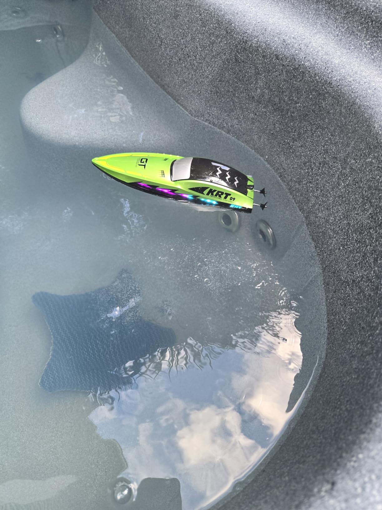 RC Boat for Kids Remote Control Boats Pool Lakes Bathtub Toy with 8 LED Light Modes,Whole Body Waterproof,Low Battery/Out of Range Alarm,2.4Ghz,15Kmh,Rechargeable Battery,Auto Paring,2Pack customer photo 1