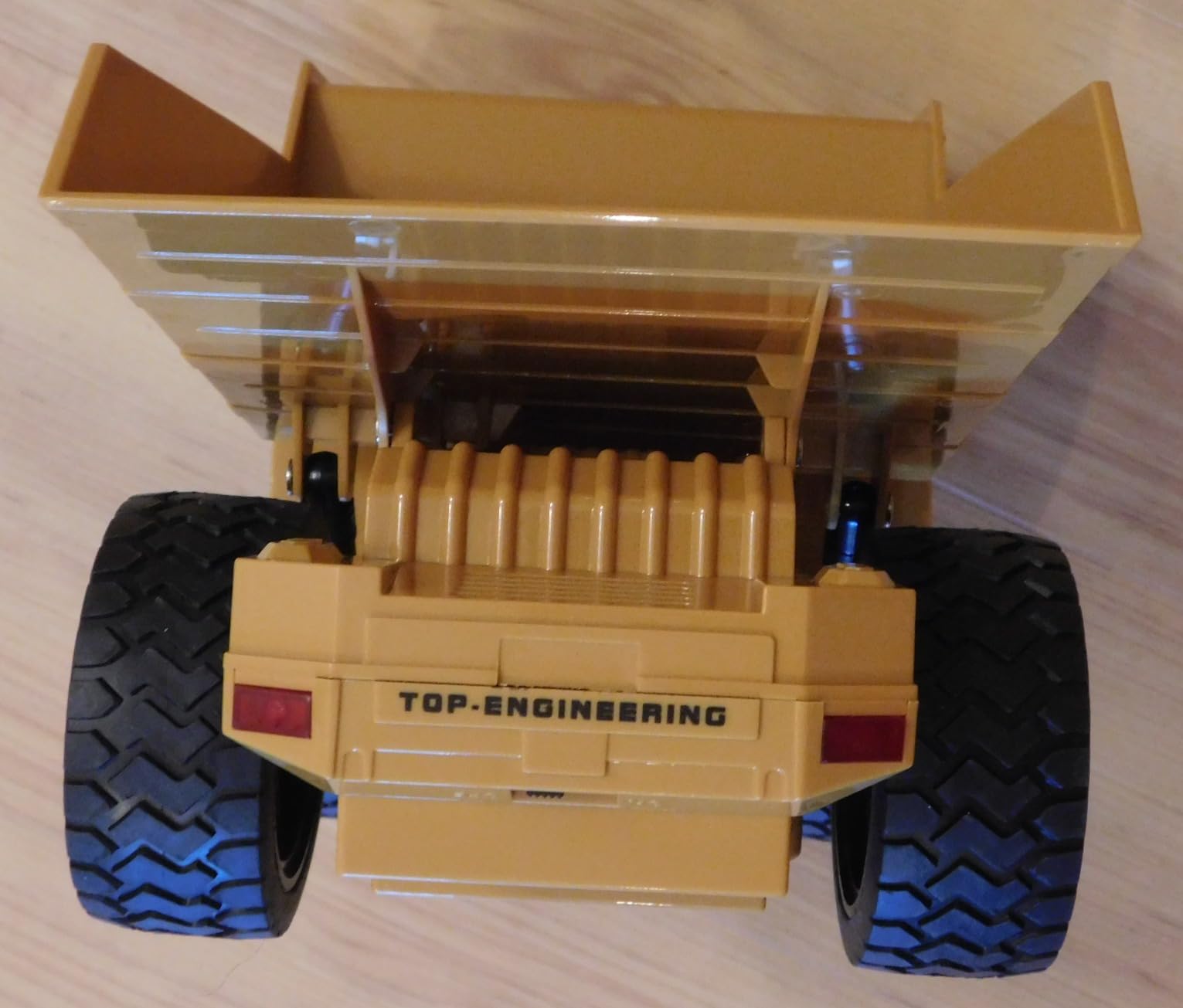 KidsFaves Pro-Grade Tracked Remote Control Dump Truck for Adult Metal Micro-Scale RC Construction Model with Gyro Straight-Line Assist Includes Portable Carry Case customer photo 1