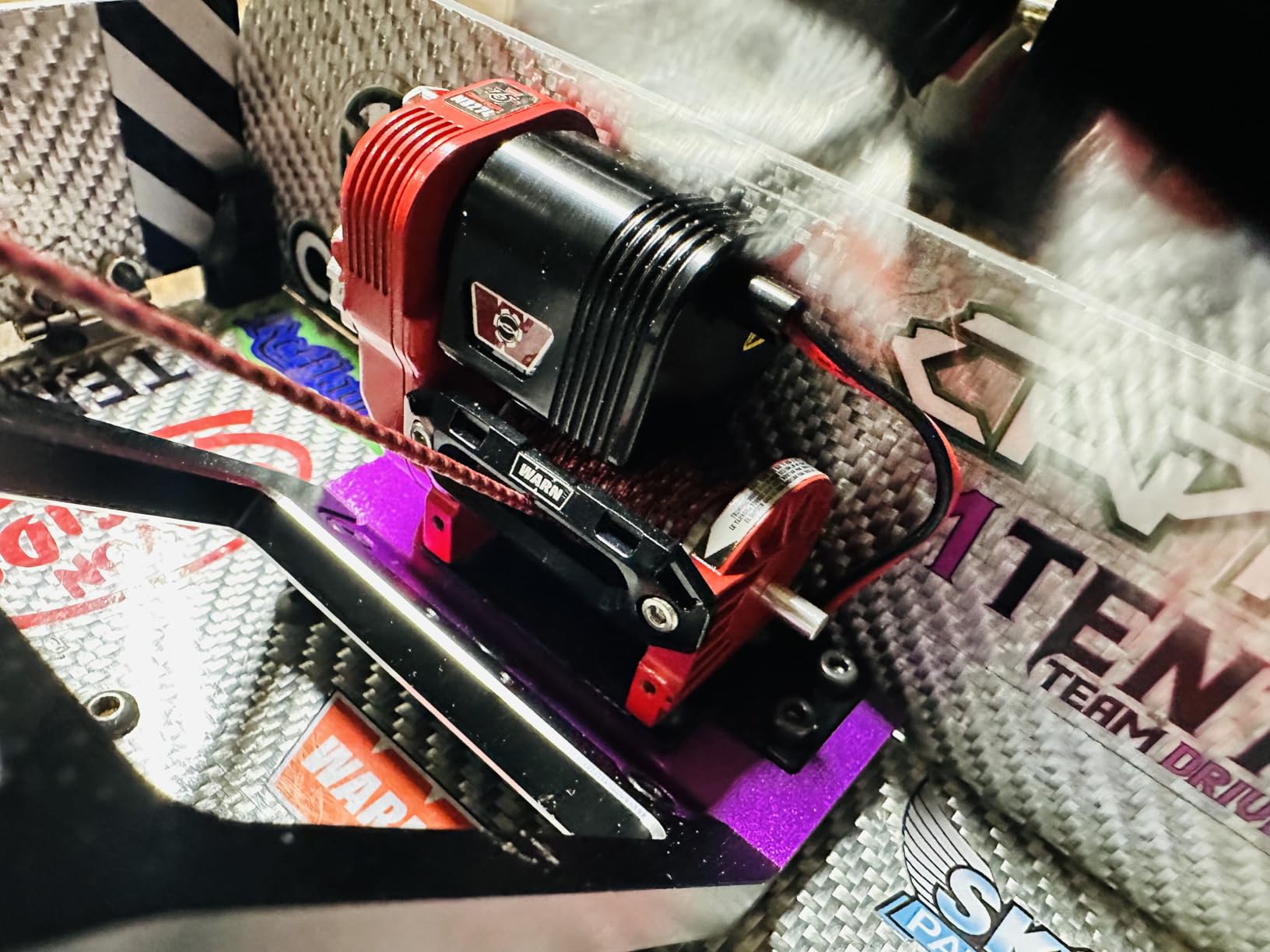 Hobby Fans Aluminum RC Winch Double Stent Rescue Set Truck Tow Crane Arm Wrecker Kit with 360° 35KG Servo for 1/10 SCX10 TRX4 RC Crawler and Trailer RC Upgrade Parts (Black & Red), Red Servo customer photo 1