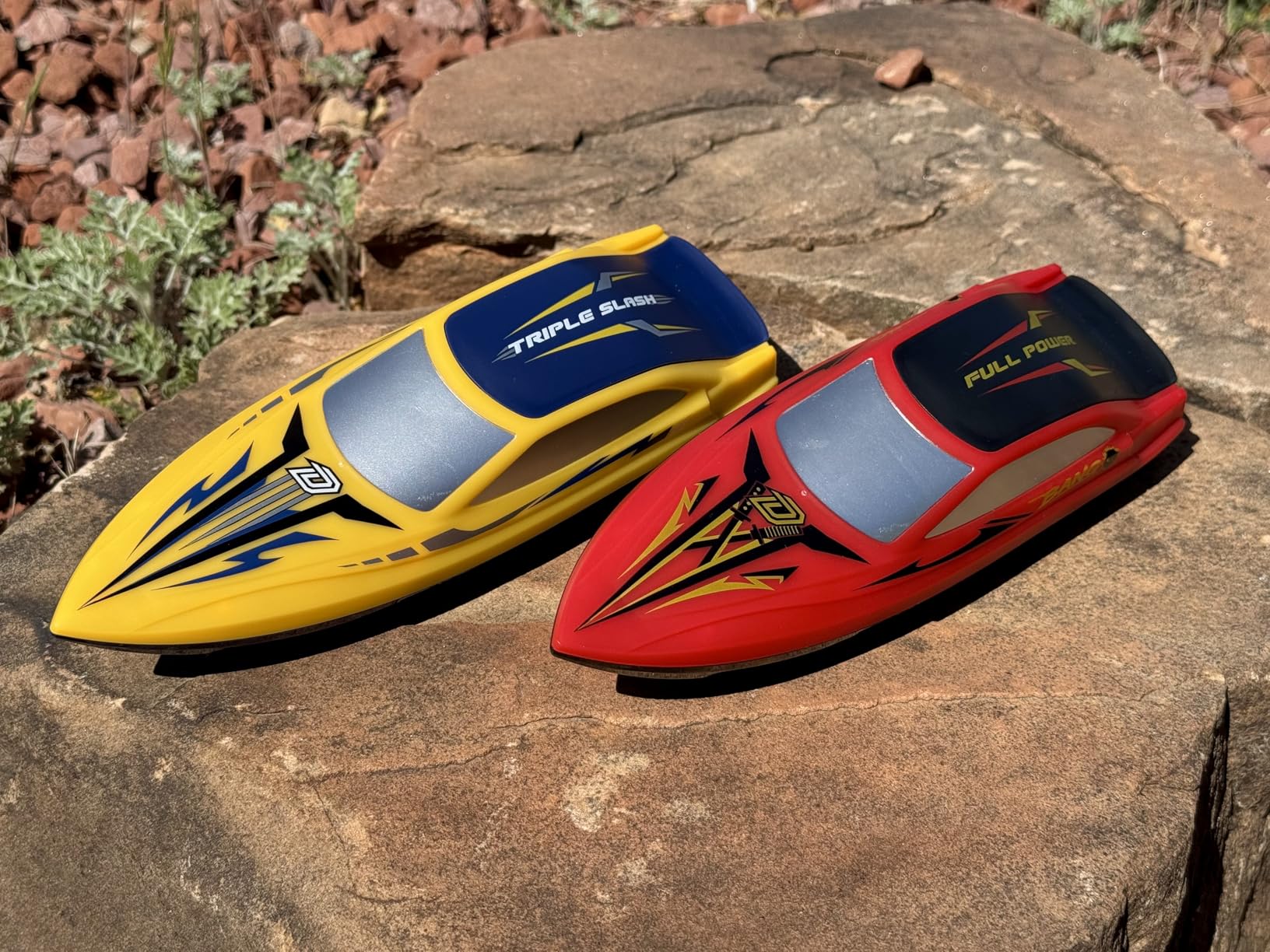 DEERC 2-Pack RC Boats for Kids, Fast Remote Control Boat with 4x1200mAh Batteries, 120 Min Runtime, 7 LED Lights Mode, Capsize Recovery, 2.4GHz Racing, Pool & Lake Toy customer photo 1