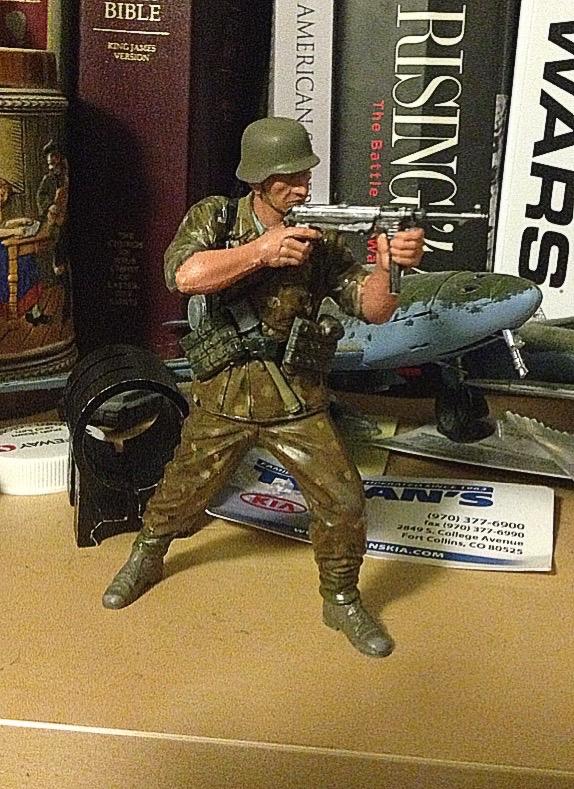 Tamiya - 1:16 World War II German Elite Infantry customer photo 1
