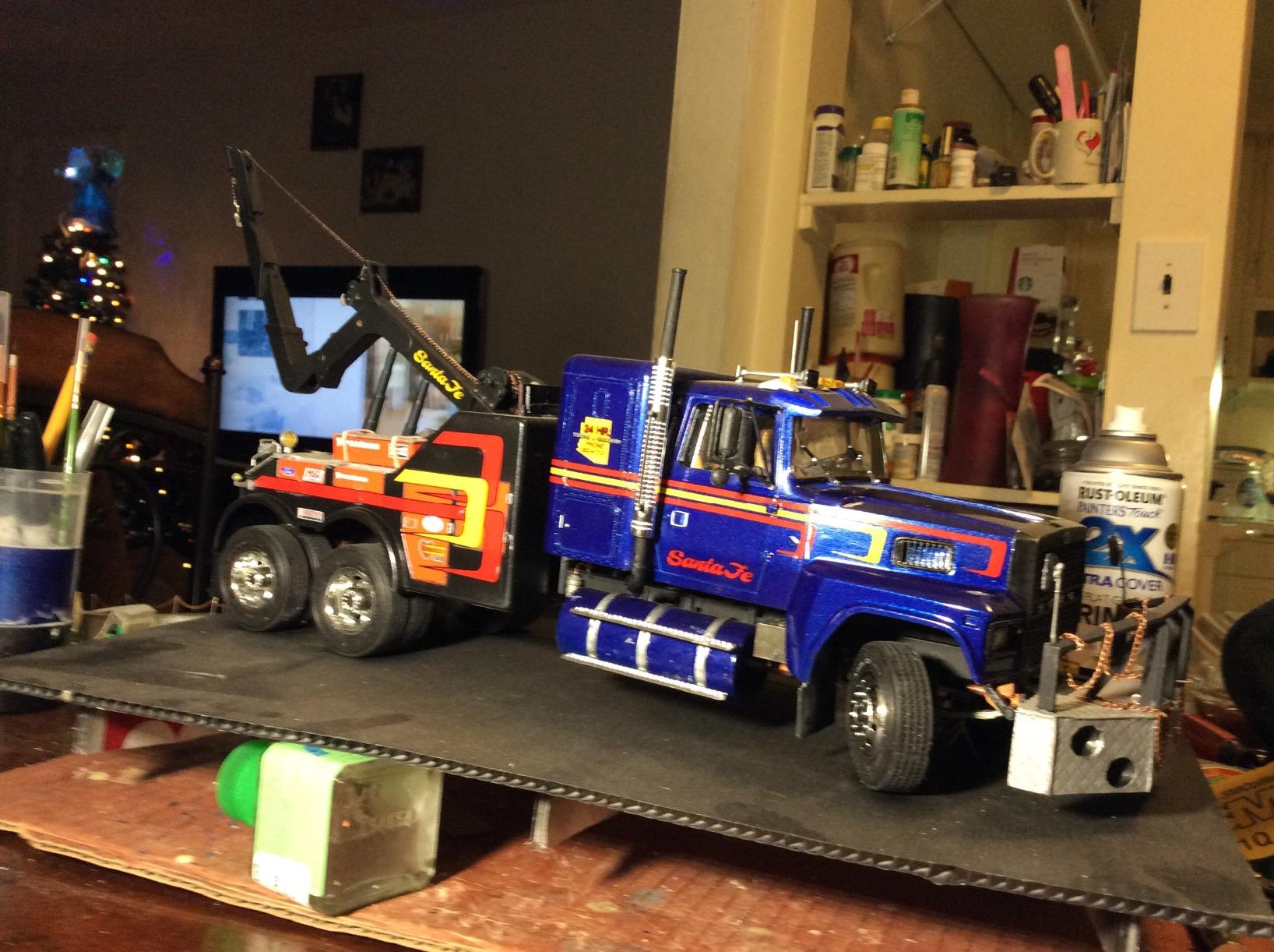 Italeri U.S. Wrecker Truck 1:24 Scale Plastic Model Kit customer photo 1